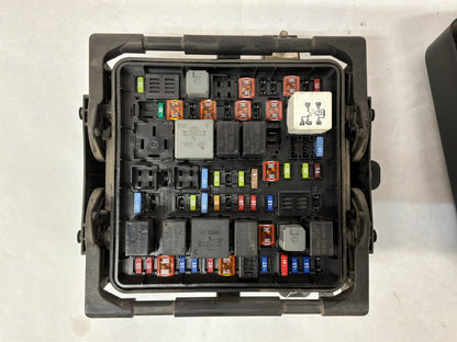 2017 Chevy SS Sedan Engine Bay Fuse Relay Wiring Wire Harness Junction Box Block OEM