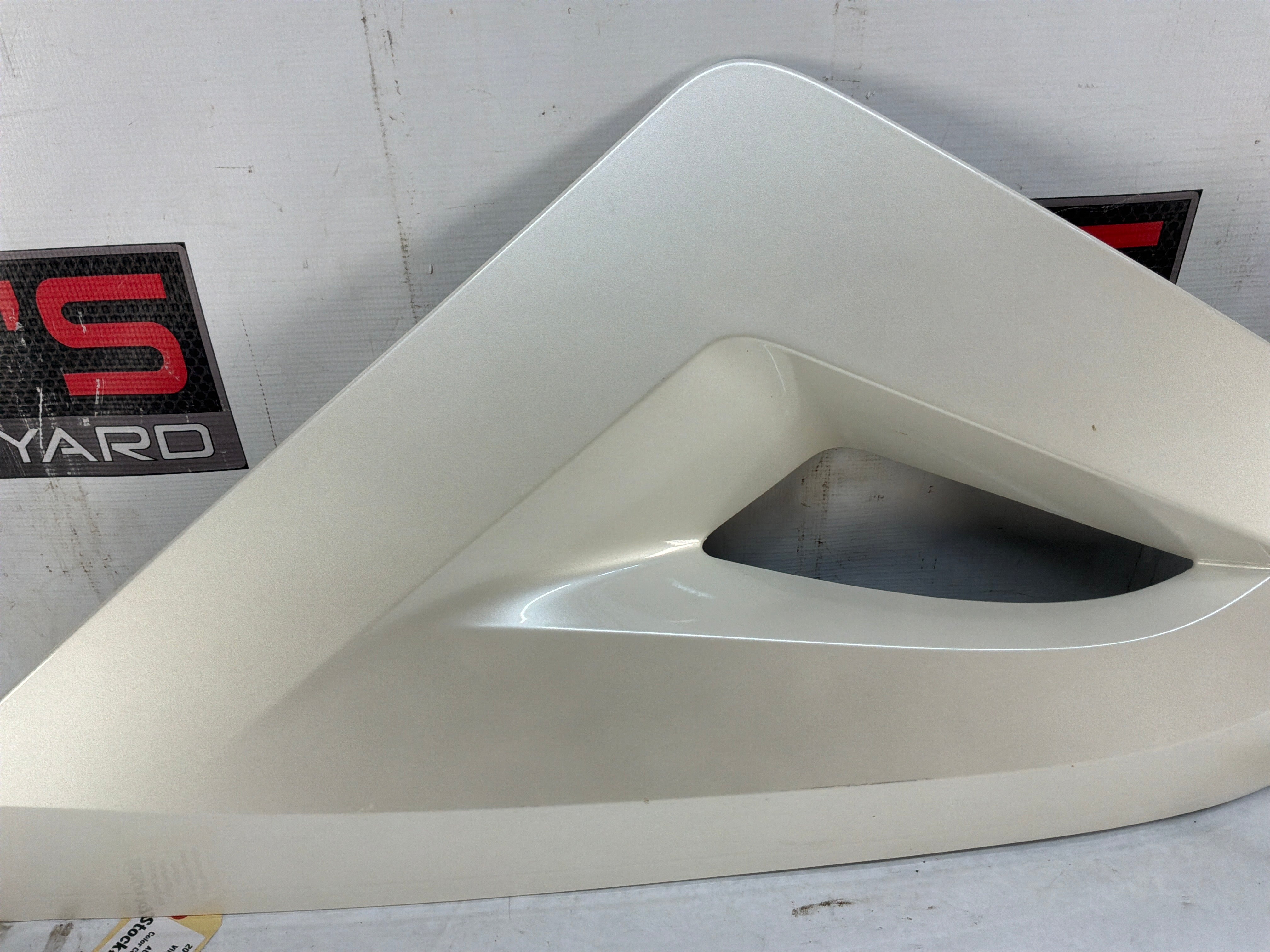 2012 Chevy Avalanche Exterior LH Driver Outer Trim Bed Cargo Box