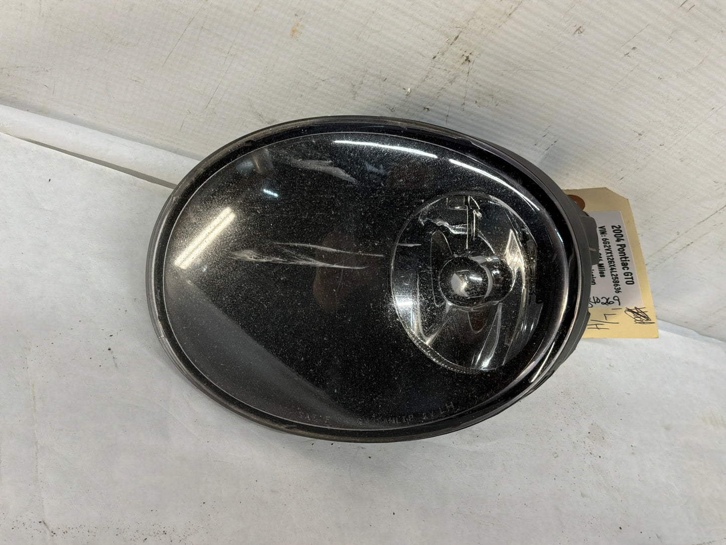 2004 Pontiac GTO LH Driver Front Bumper Fog Light Lamp OEM