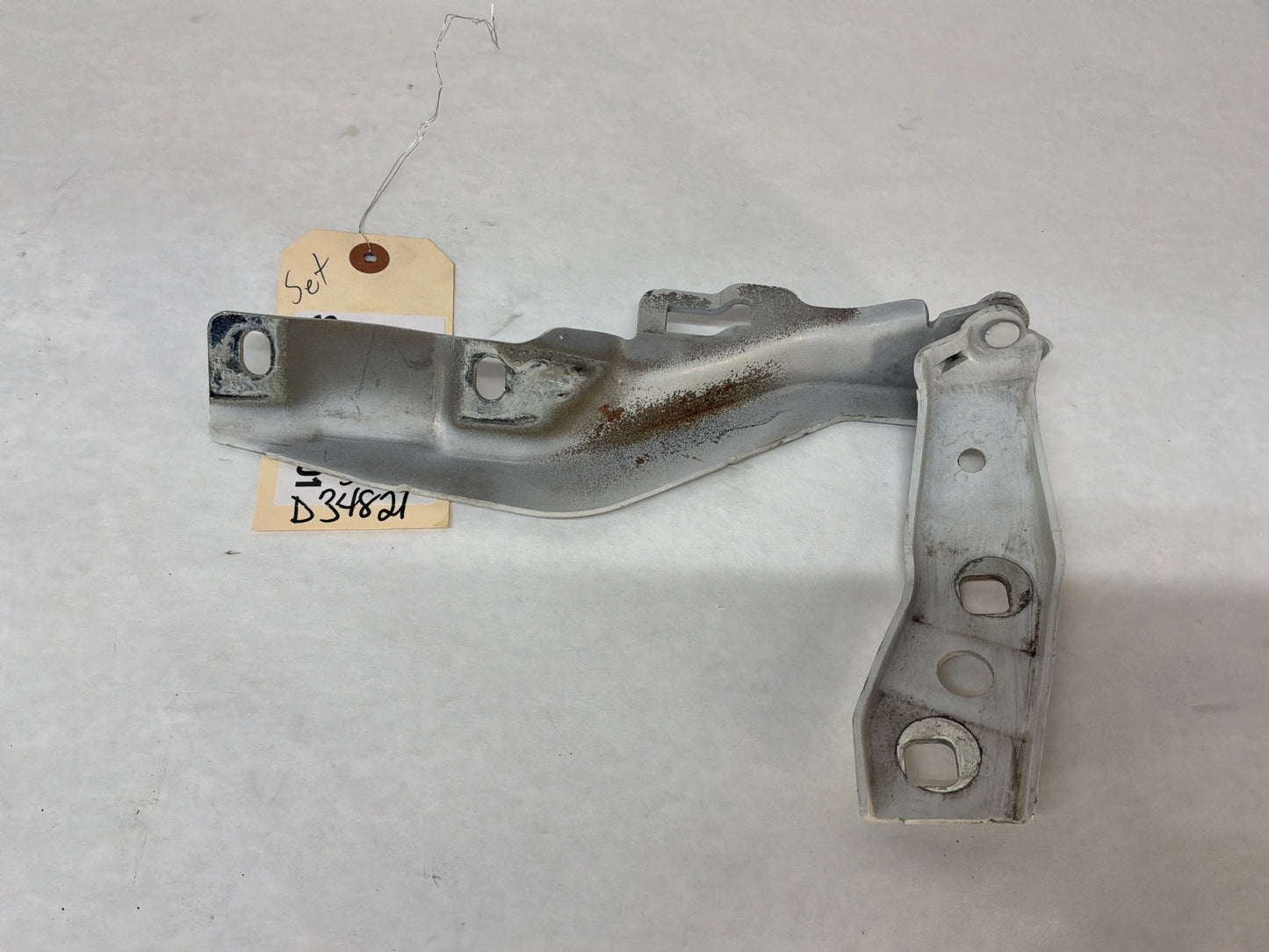 Hinges - Day's Parts Yard