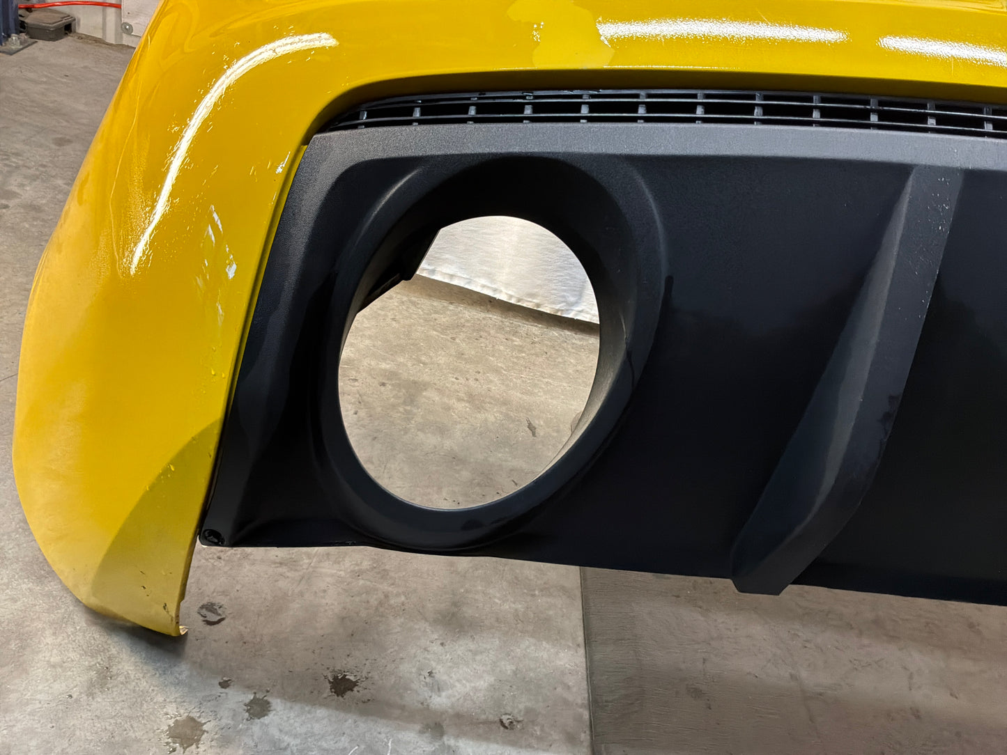Complete rear bumper - Day's Parts Yard