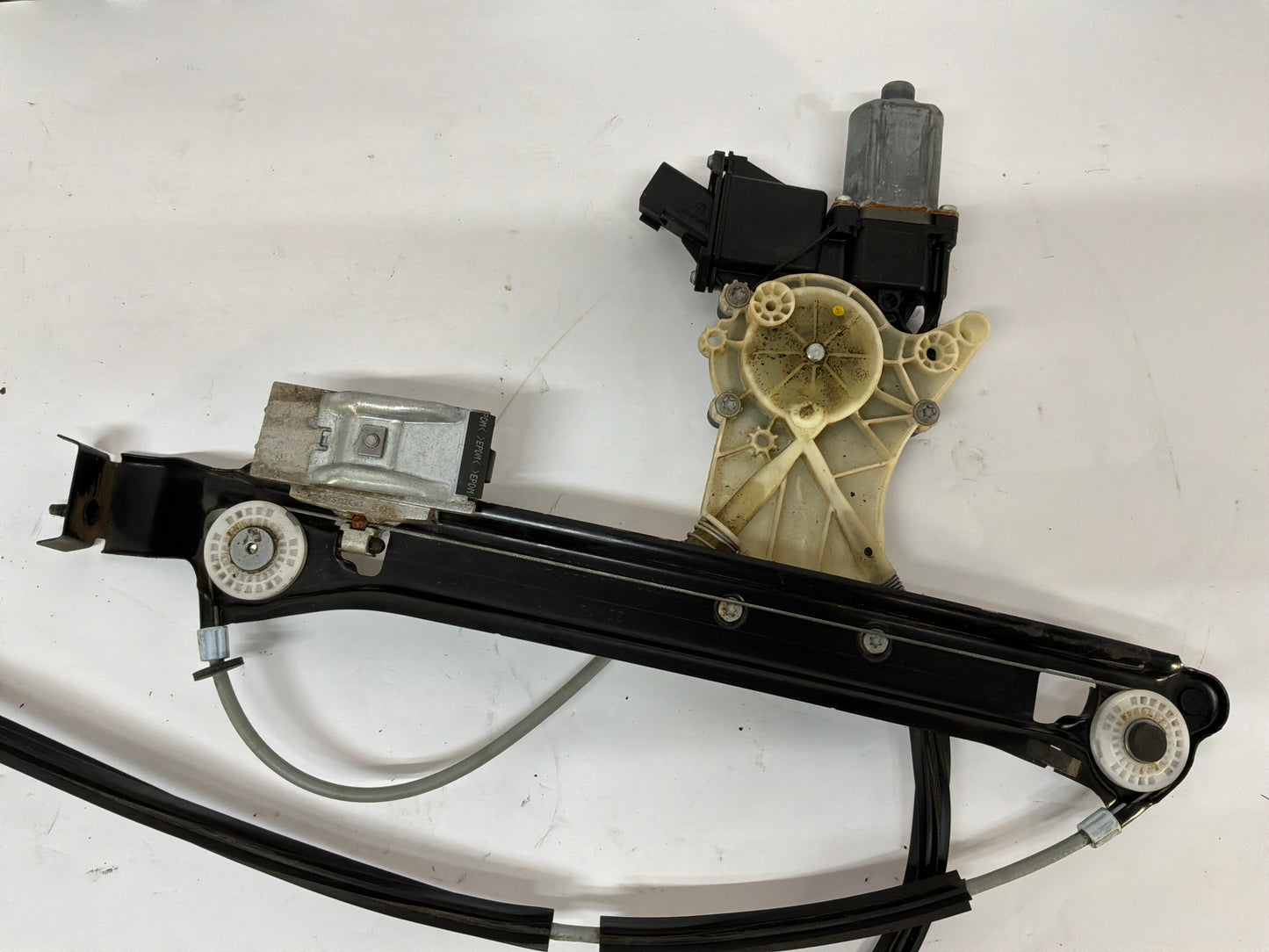 2015 Chevy Camaro SS 1LE LH Driver Front Window Regulator OEM