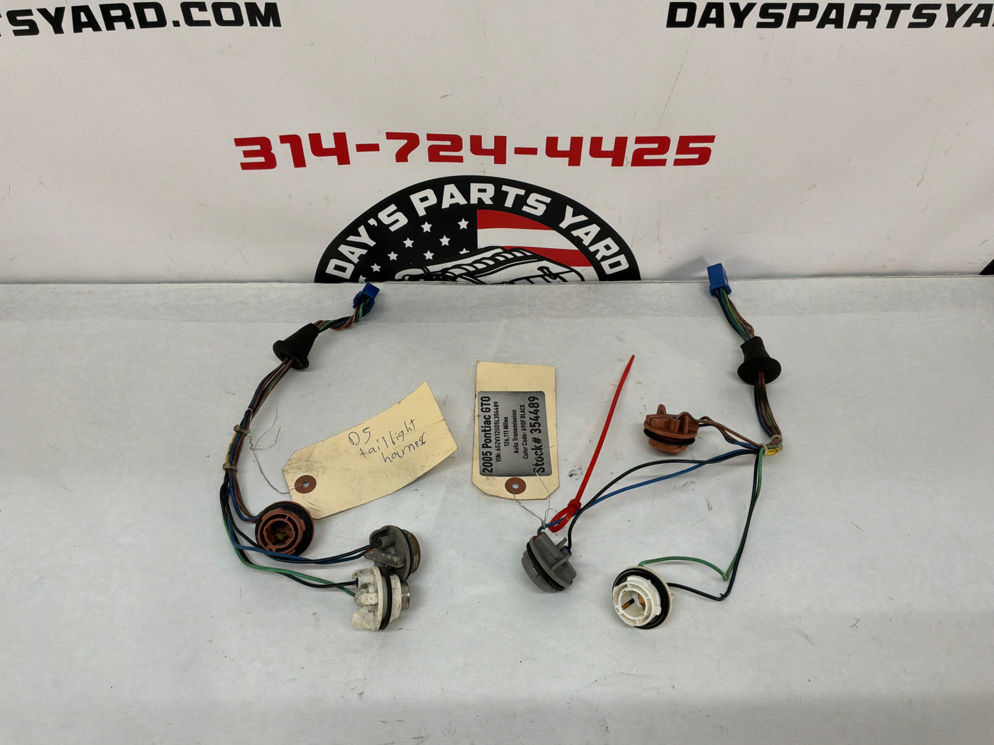2005 Pontiac GTO RH & LH Taillight Tail Light Wire Wiring Harness Sockets OEM