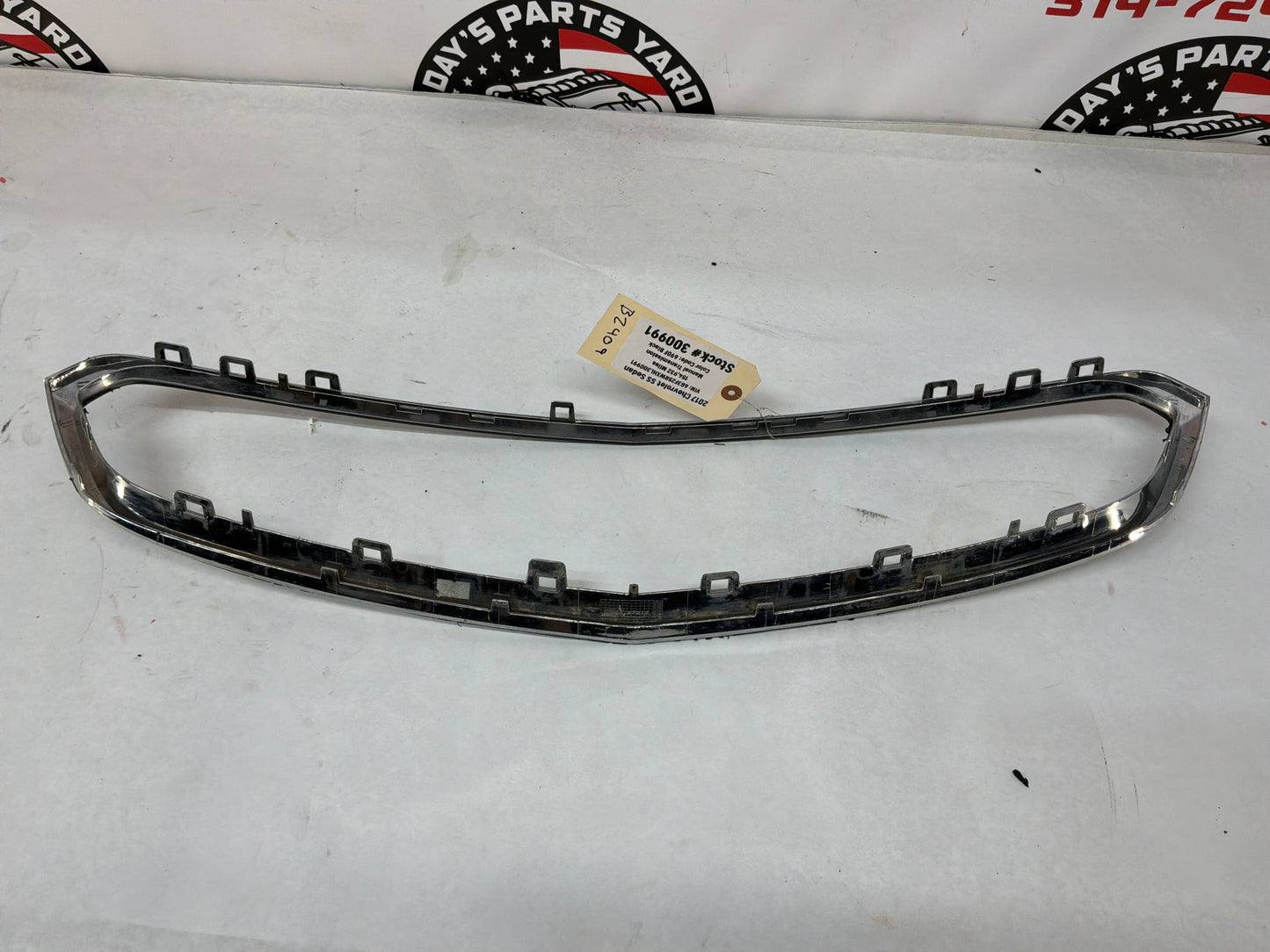 2017 Chevy SS Sedan Front Bumper Upper Grille Trim Black OEM