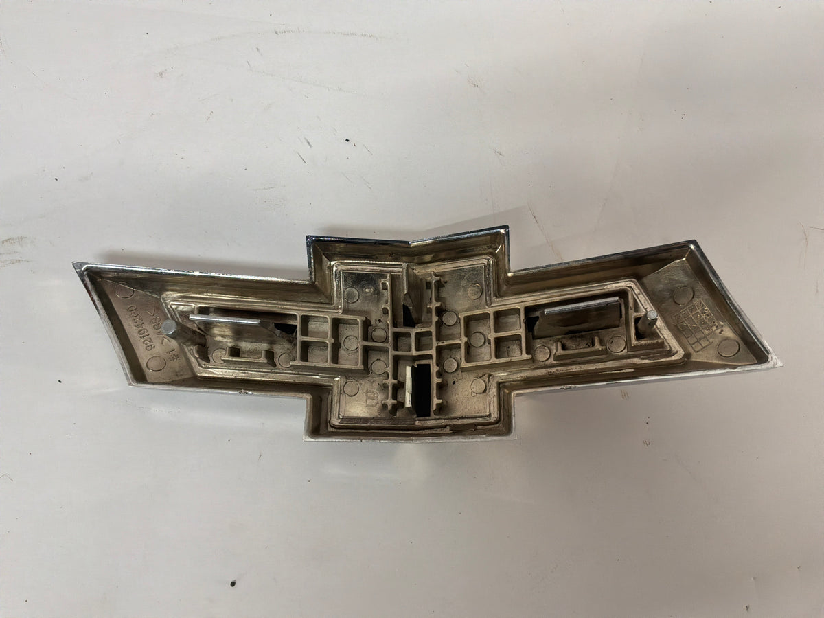 2013 Chevy Camaro ZL1 Front Bumper Bow Tie Emblem OEM