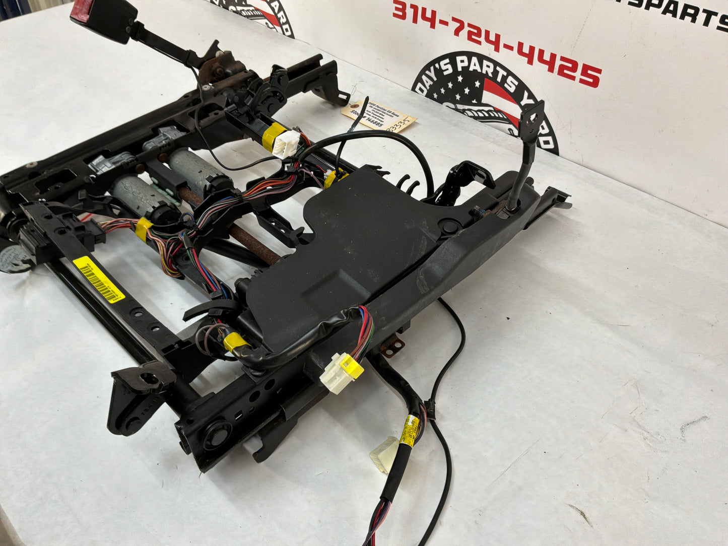 2008 Pontiac G8 Base LH Driver Front Seat Bottom Frame Rail Motor Set Assembly OEM