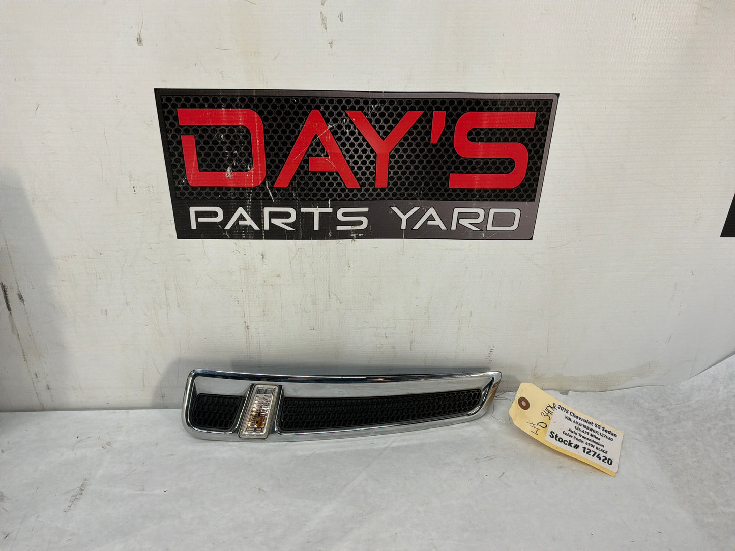 2014 Chevy SS Sedan LH Driver Fender Side Marker Lights Tail Lamp OEM - Day's Parts Yard