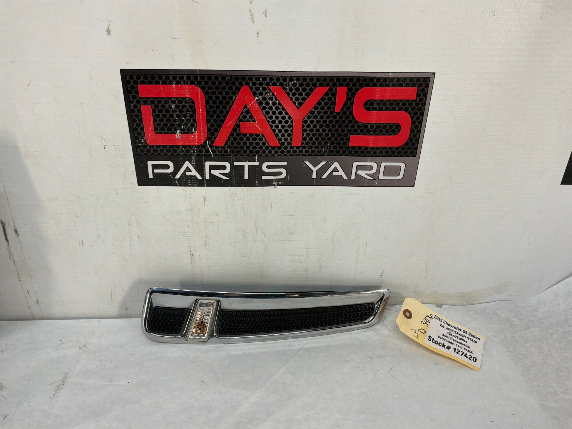 2014 Chevy SS Sedan LH Driver Fender Side Marker Lights Tail Lamp OEM - Day's Parts Yard