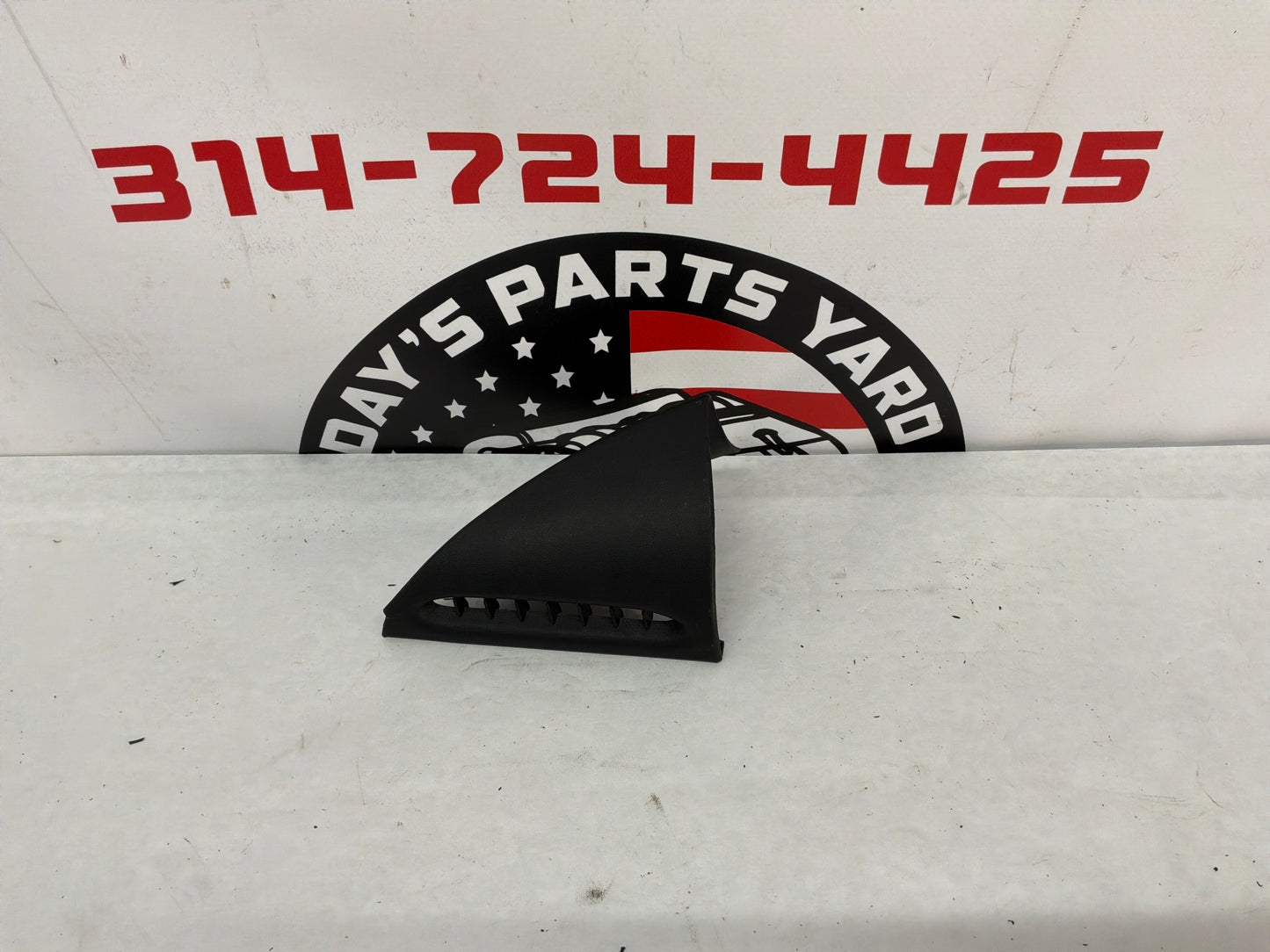 2005 Pontiac GTO LH Driver Interior Mirror Cover Defrost Vent Trim Panel OEM