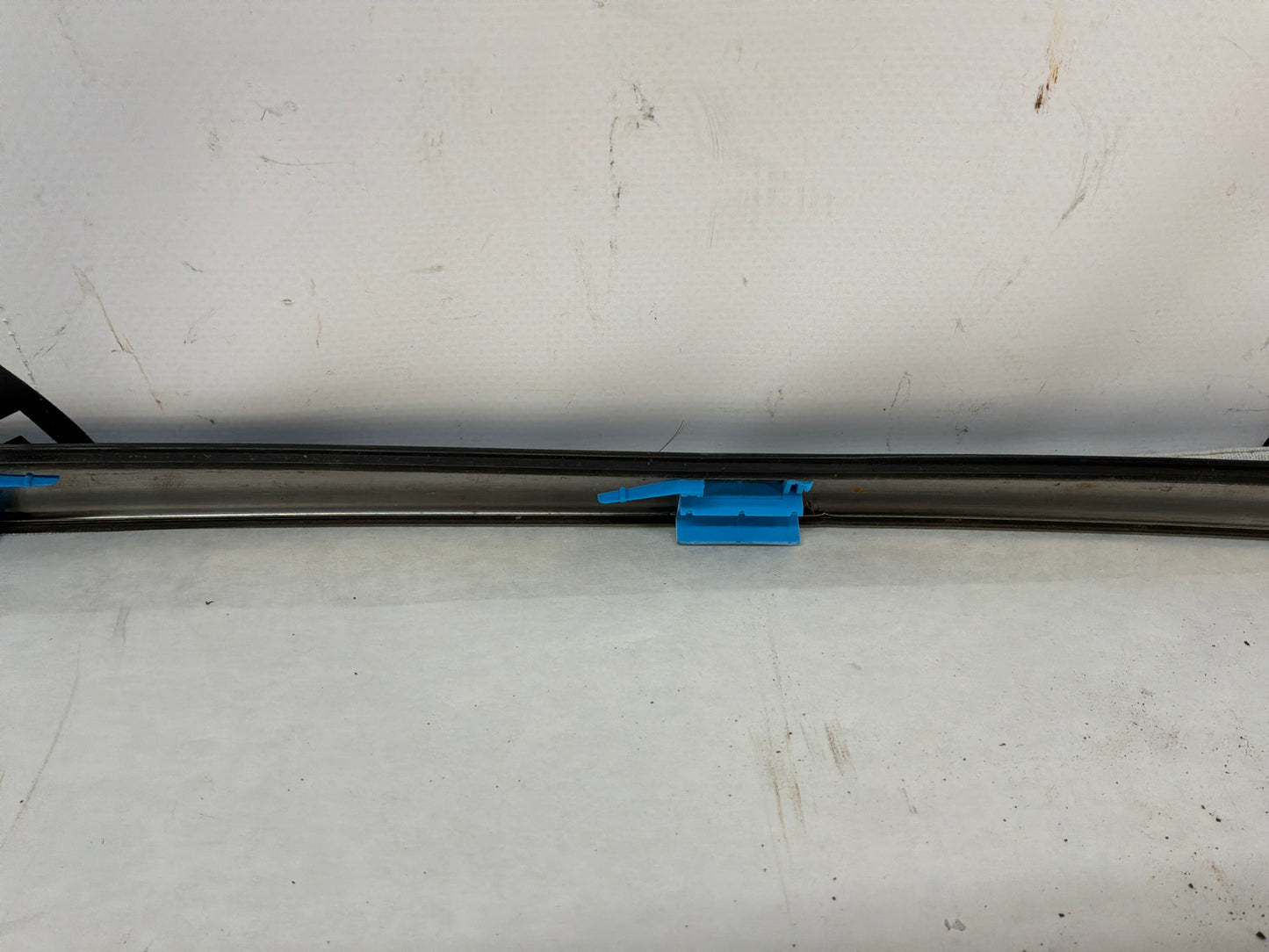 2005 Pontiac GTO RH Passenger Roof Panel Joint Finish Trim Molding OEM