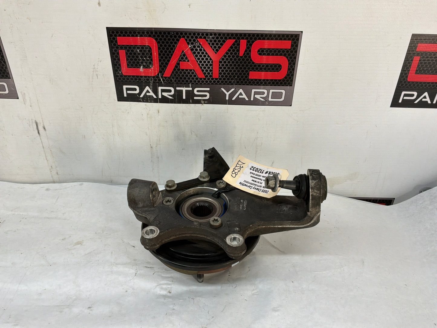 Lh rear spindle - Day's Parts Yard