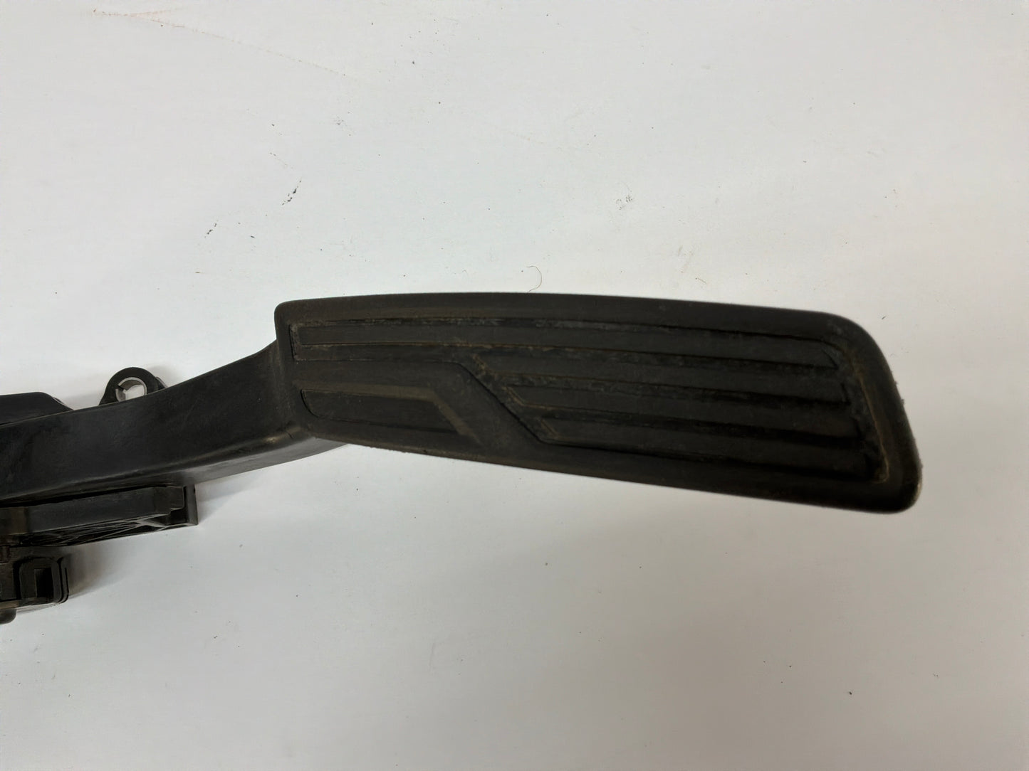 2011 Chevy Camaro SS Accelerator Fuel Gas Pedal OEM