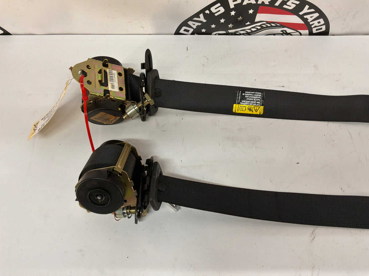 2006 Pontiac GTO Rear RH & LH Seat Belt Seatbelt Retractor OEM
