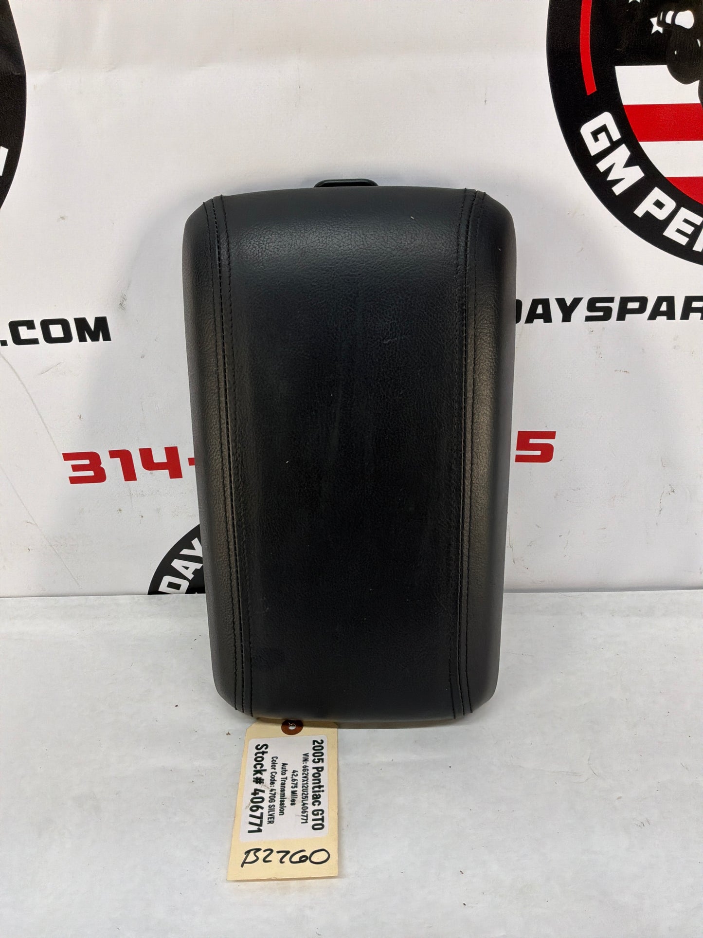2005 Pontiac GTO Center Console Arm Rest Lid Door OEM