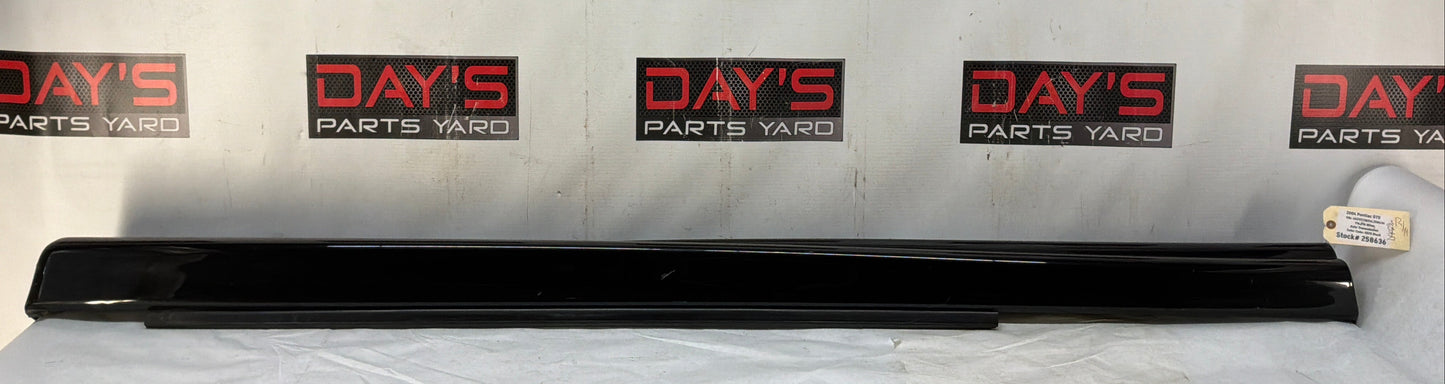2004 Pontiac GTO RH Passenger Rocker Molding Side Skirt Panel Trim Black OEM