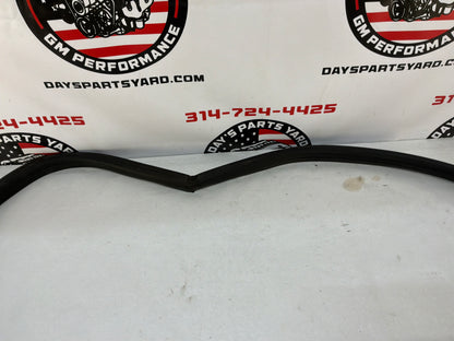 2008 Pontiac G8 Base RH Passenger Rear Door Weather Strip Rubber Seal OEM