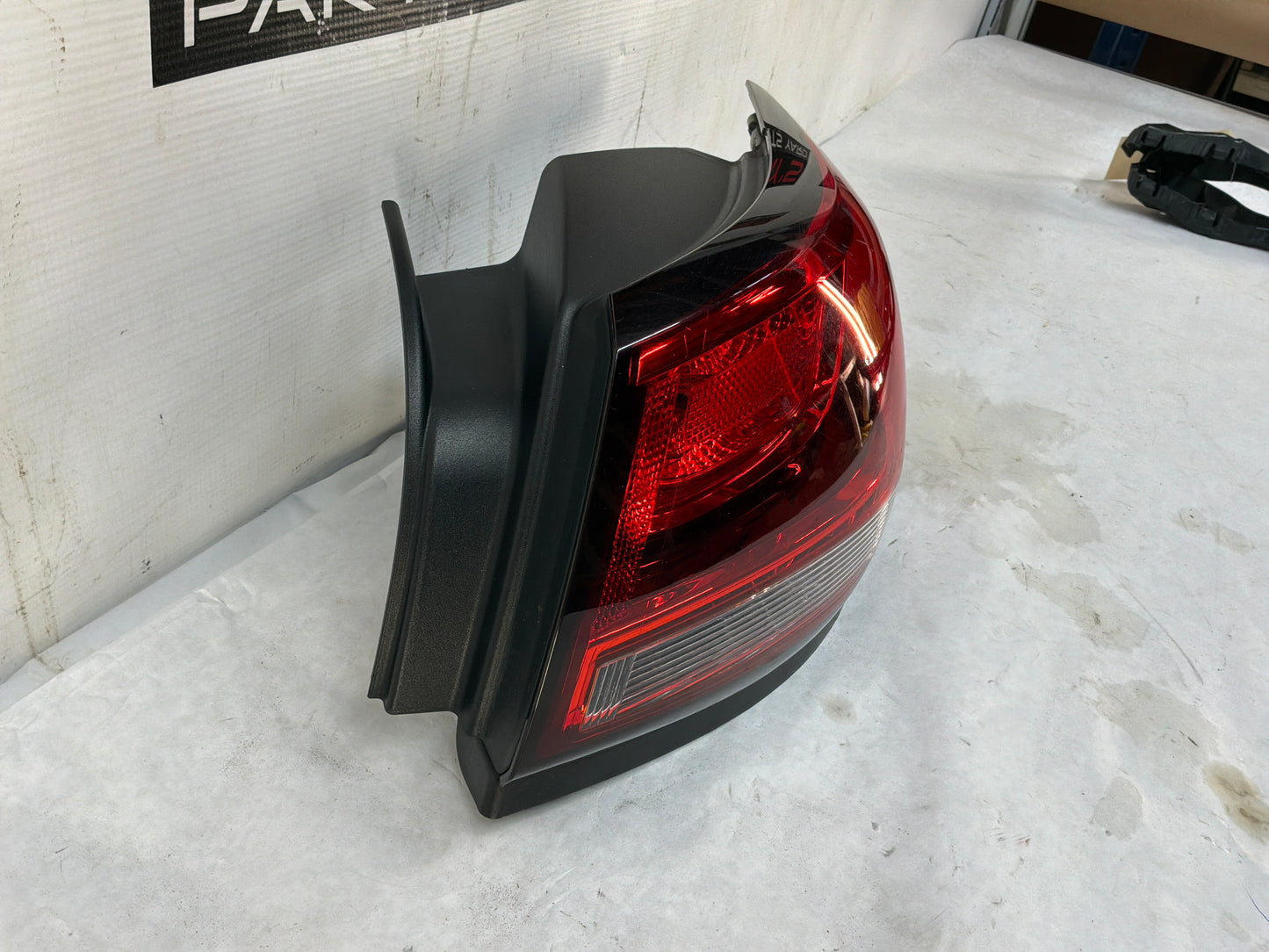 Head light - Day's Parts Yard