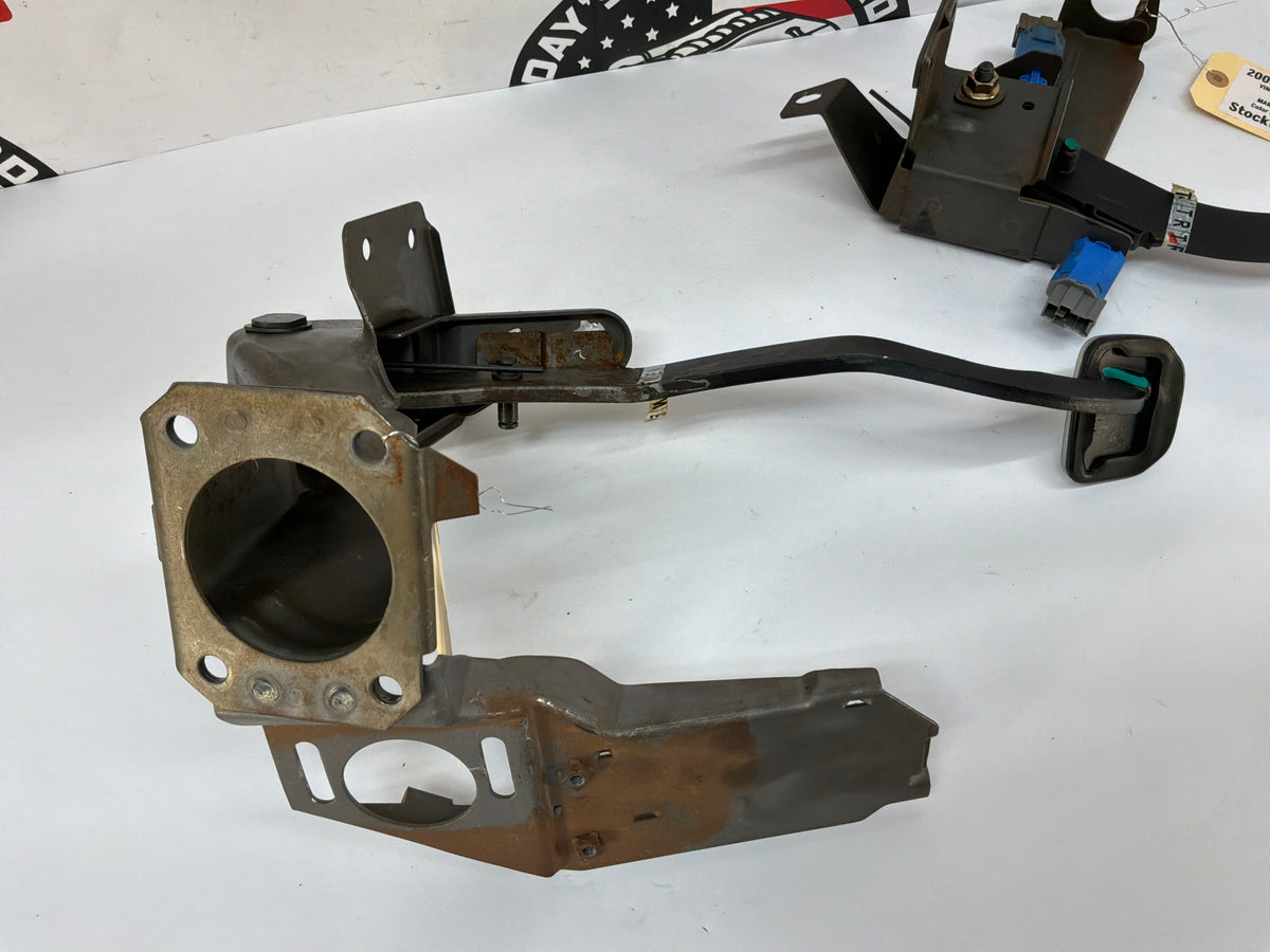 2006 Pontiac GTO Manual Transmission Pedal Assembly OEM
