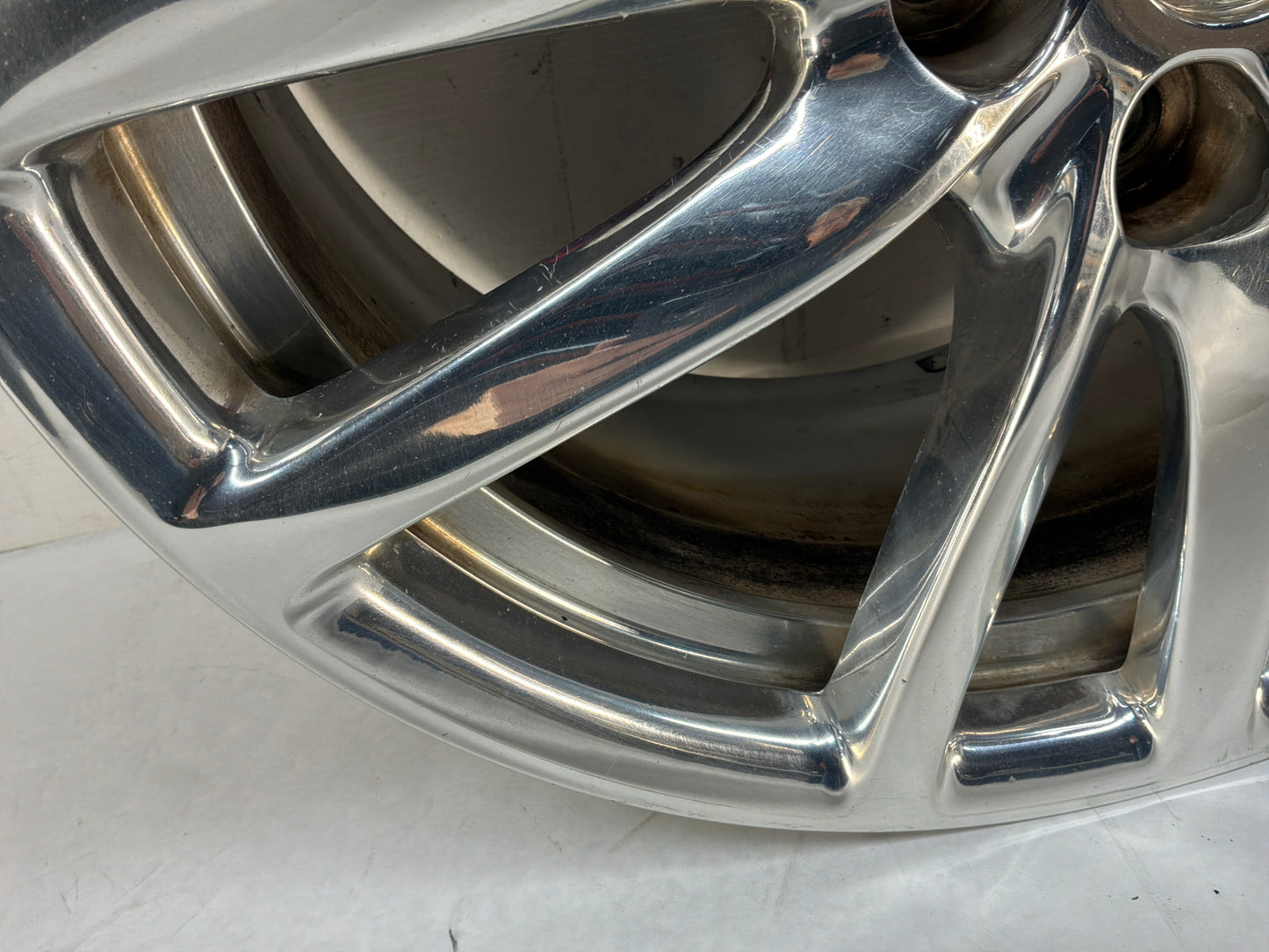 2014 Chevy SS Sedan Factory OEM Rear Wheel 19X9 - Day's Parts Yard
