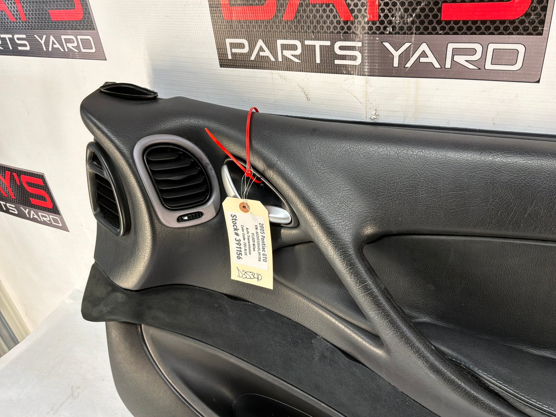 Rh door panel - Day's Parts Yard