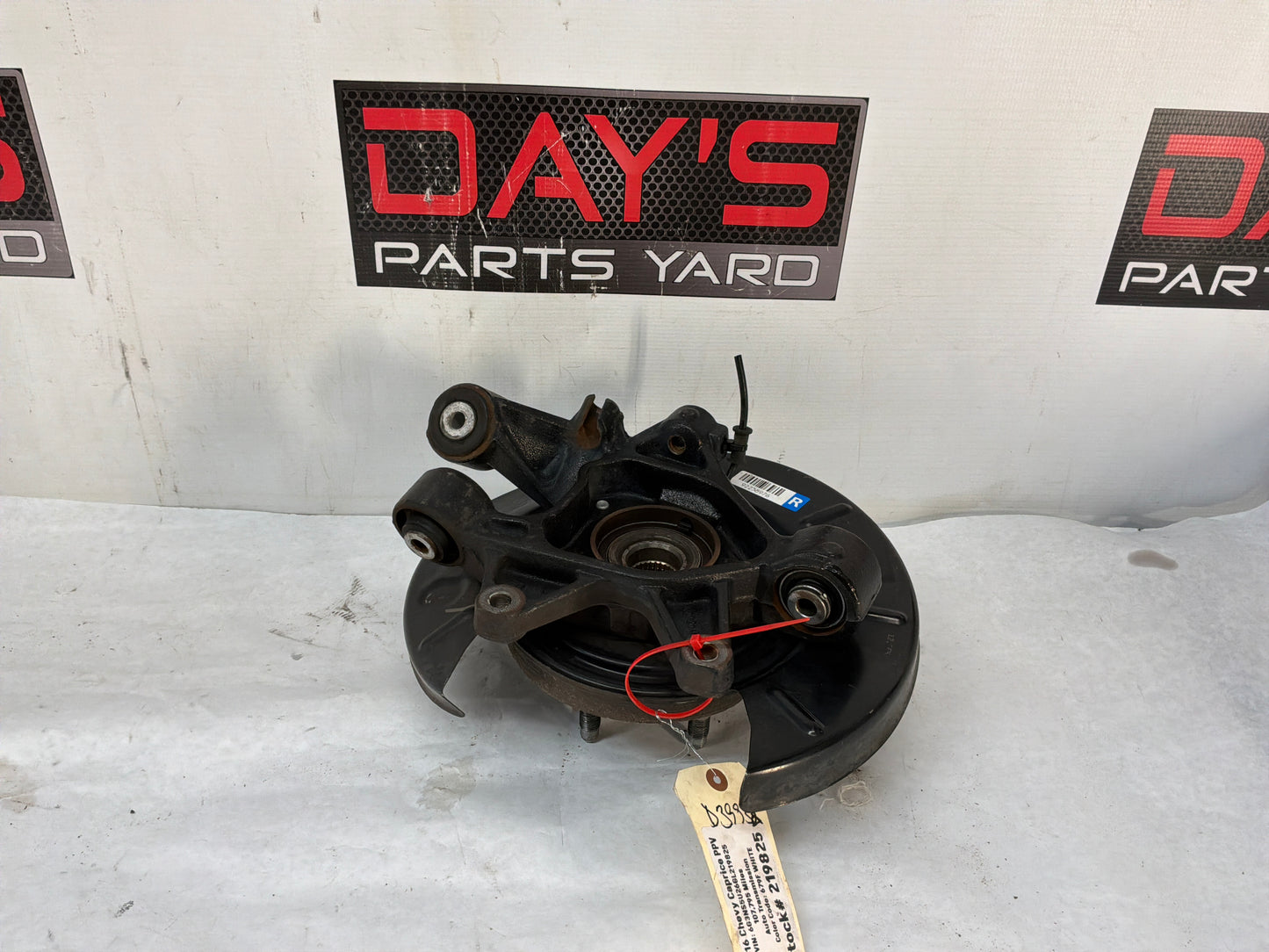 2016 Chevy Caprice PPV RH Passenger Rear Suspension Spindle Hub Knuckle Assembly OEM