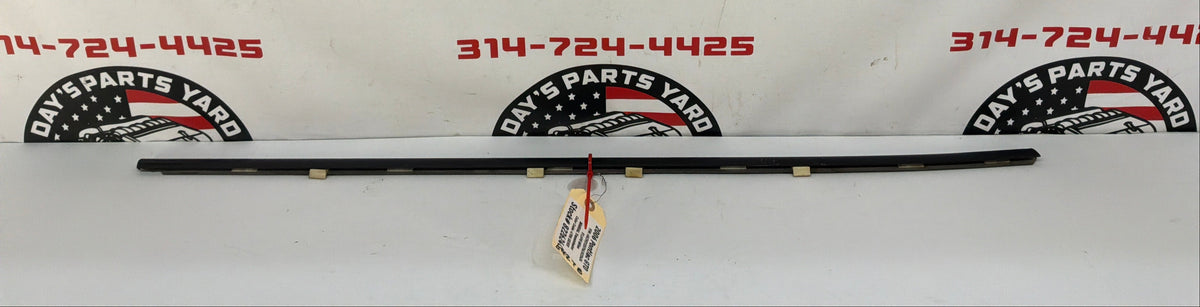 2006 Pontiac GTO RH Passenger Door Window Belt Molding Weather Strip Trim OEM