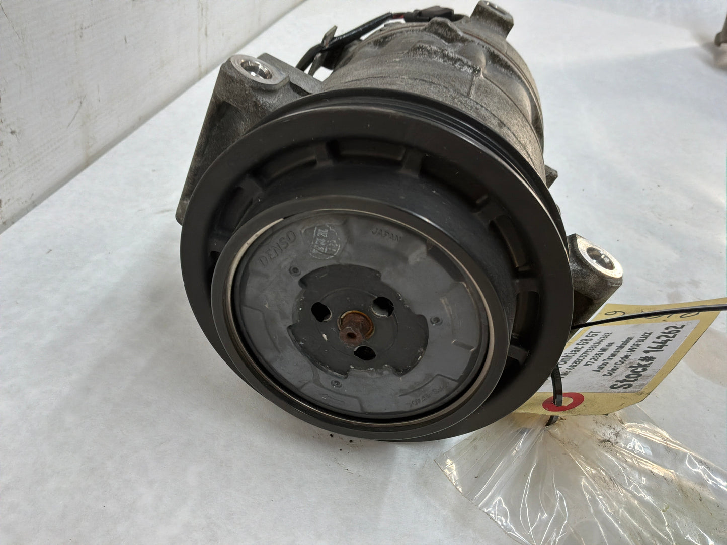 2008 Pontiac G8 GT AC A/C Air Conditioner Compressor w/ Hardware OEM