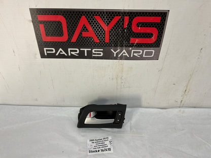 Lh rear door handle - Day's Parts Yard