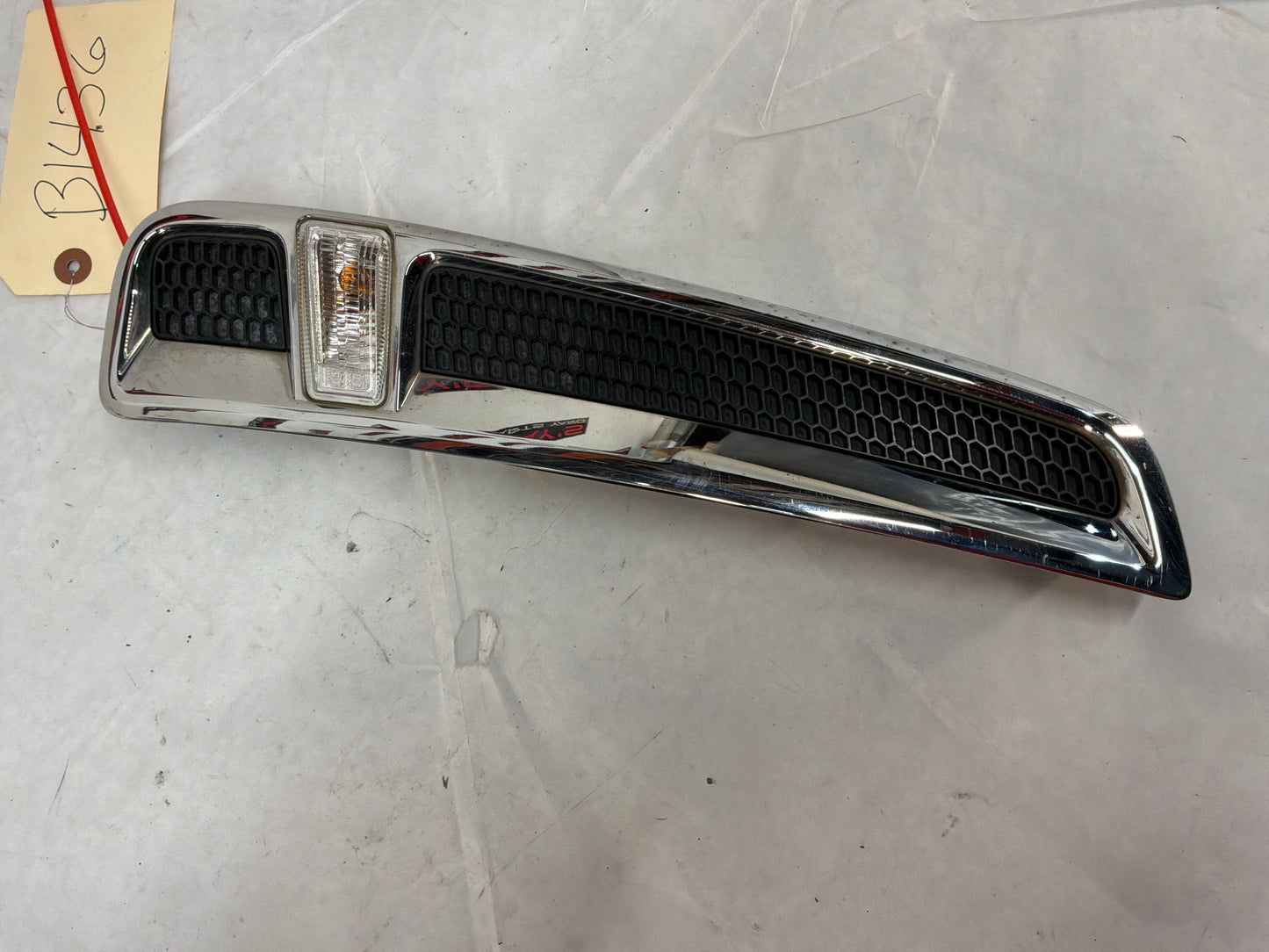 2015 Chevy SS Sedan RH & LH Fender Side Marker Lights Lamps OEM