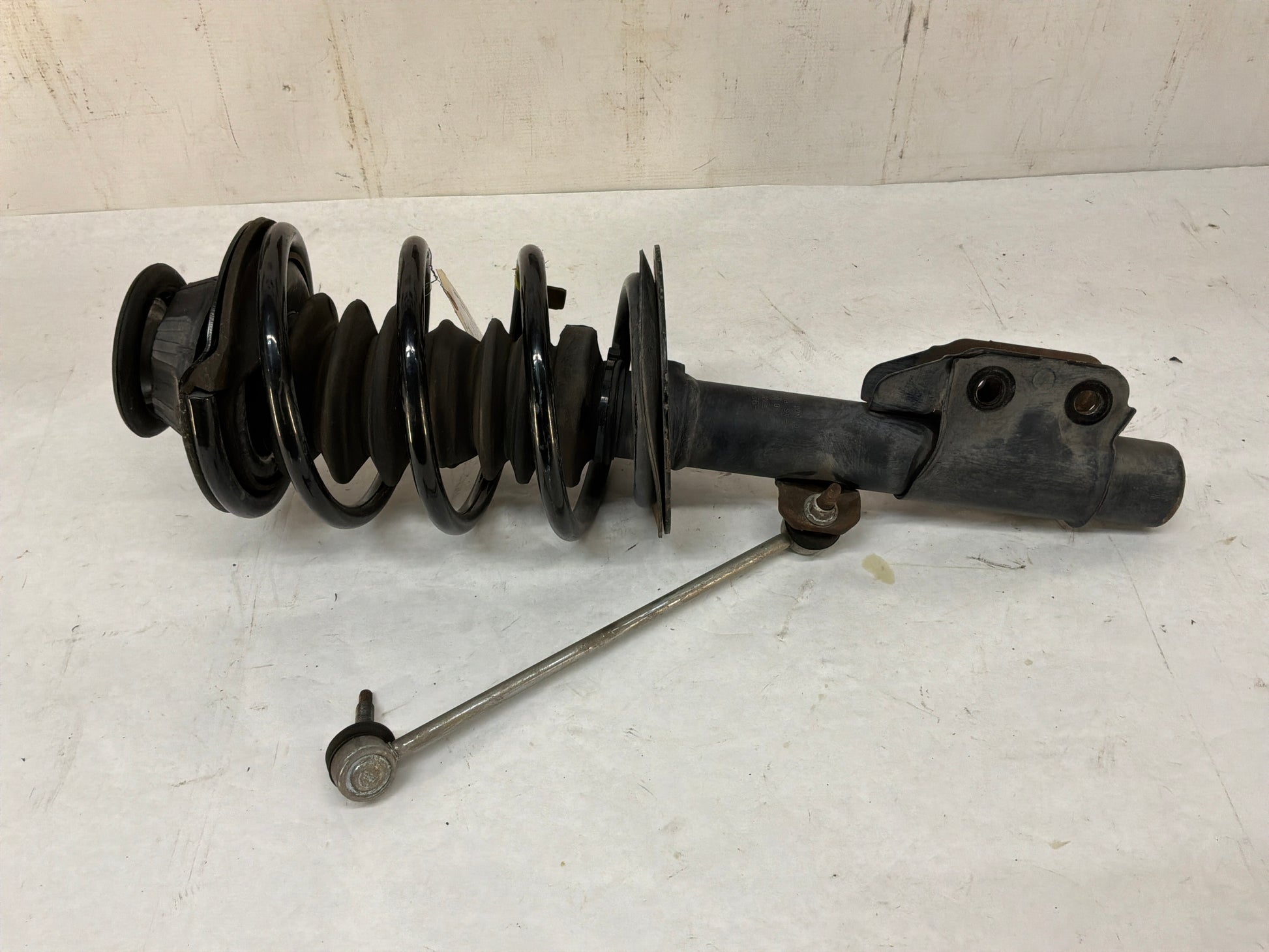 Rh front strut - Day's Parts Yard