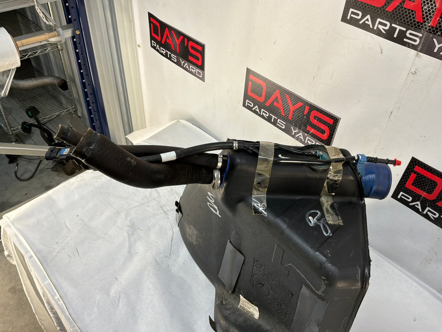 Fuel tank - Day's Parts Yard