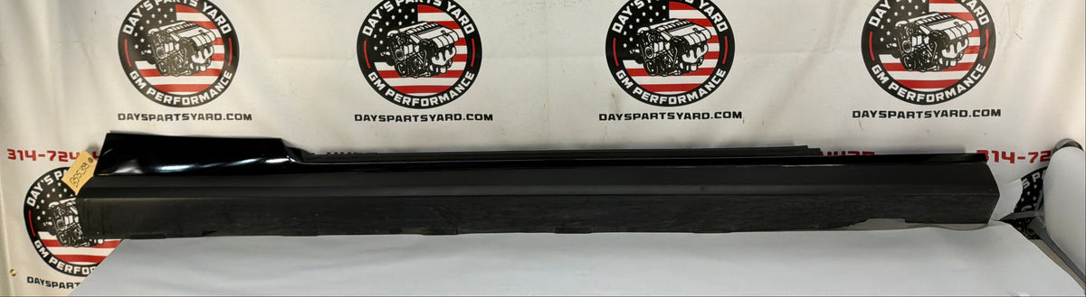 2013 Chevy Camaro ZL1 RH Passenger Rocker Molding Side Skirt Panel OEM
