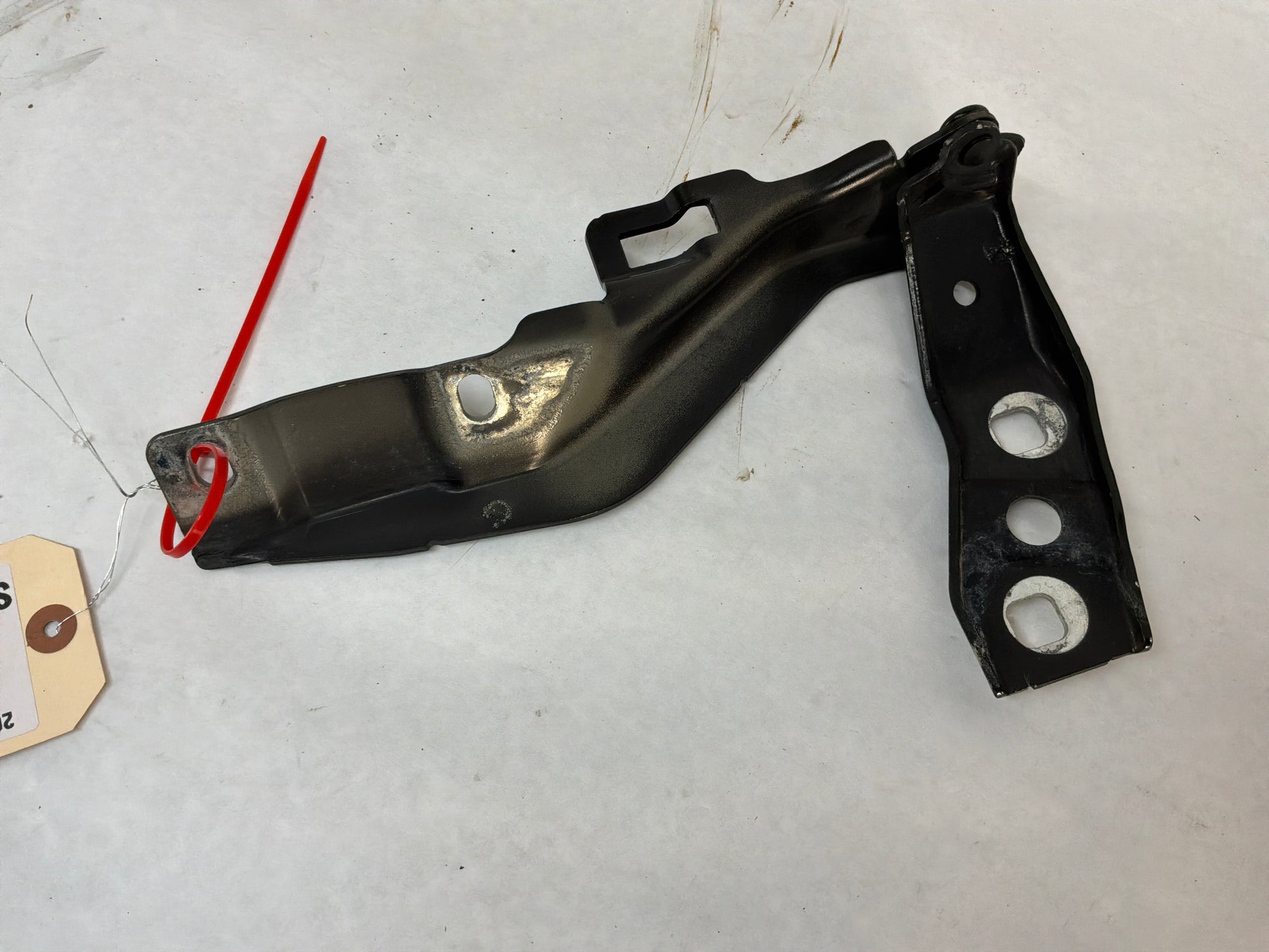 Hood hinges - Day's Parts Yard