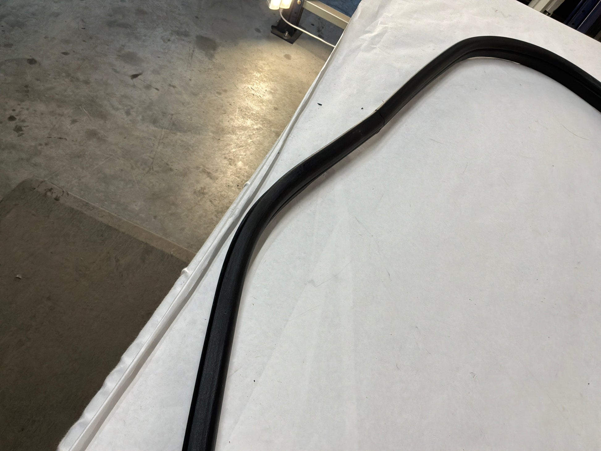 Rh weather strip - Day's Parts Yard