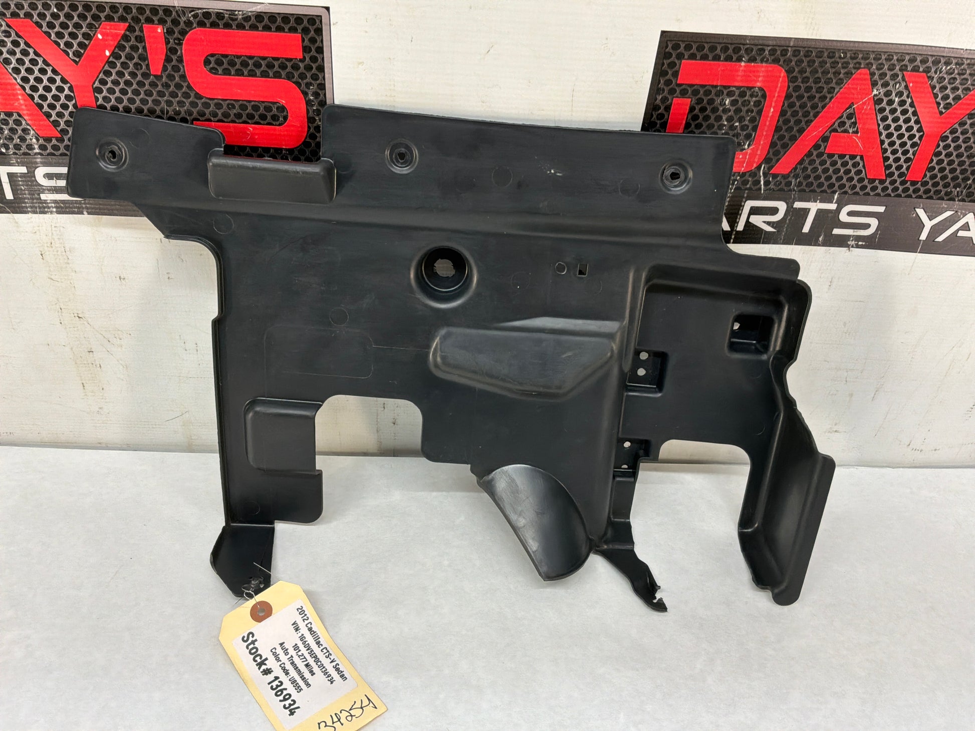 Knee bolster - Day's Parts Yard