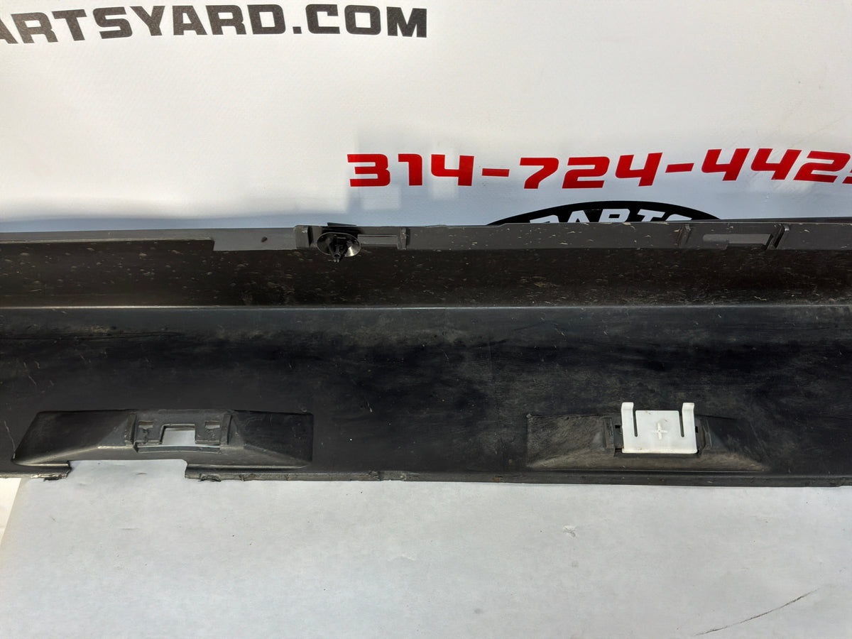 2017 Chevy SS Sedan RH Passenger Rocker Molding Side Skirt Panel Trim Gray OEM