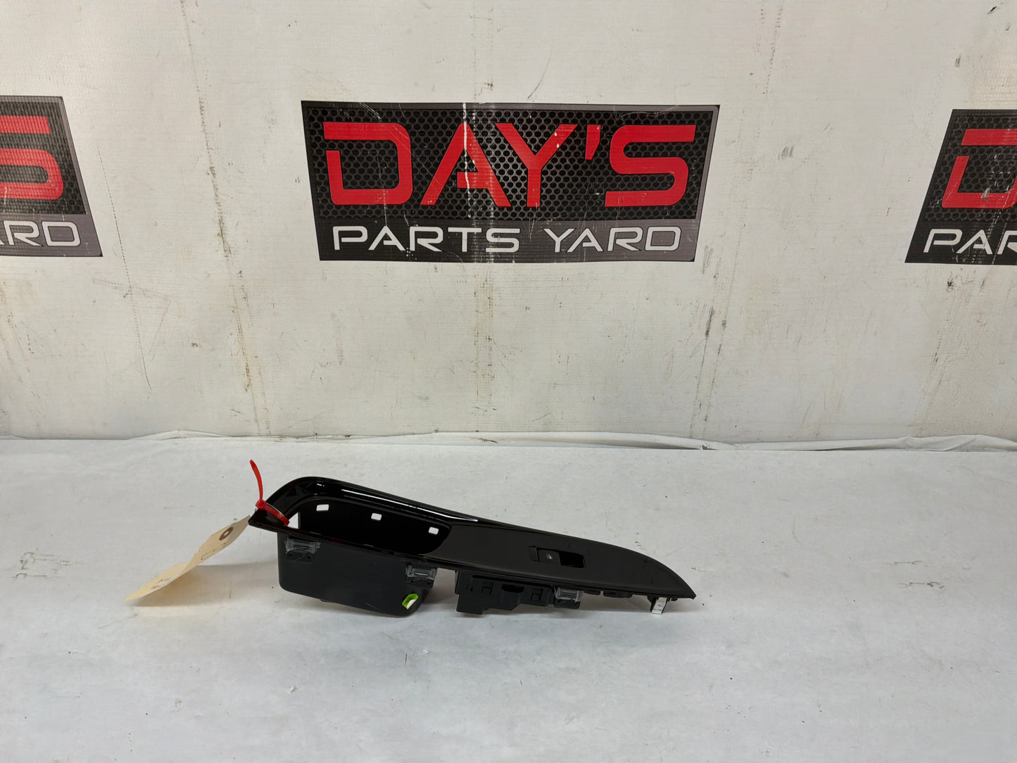 2015 Chevy SS Sedan Front RH Passenger Door Panel Window Switch OEM