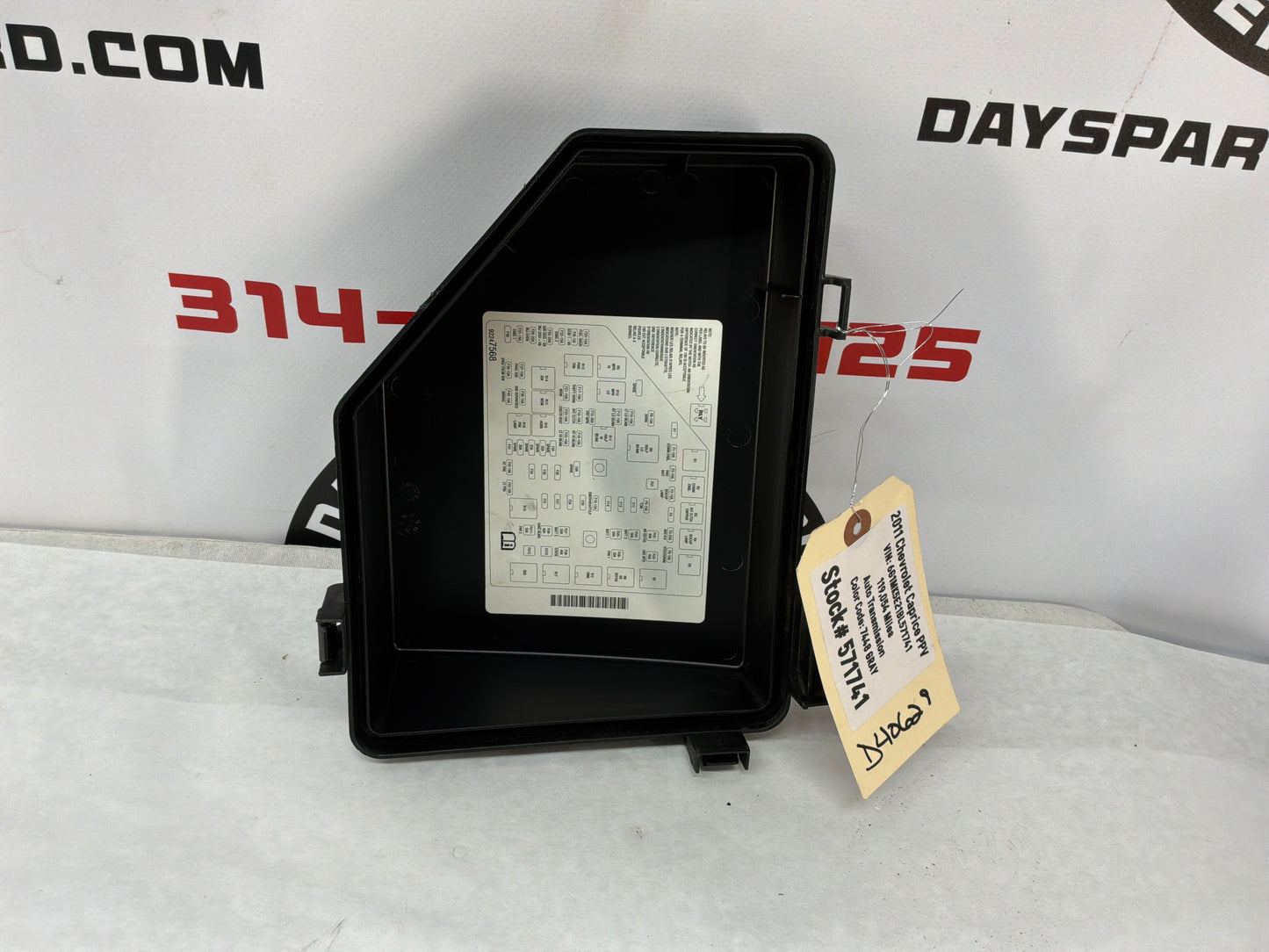 2011 Chevy Caprice PPV Engine Motor Bay Fuse Box Lid OEM