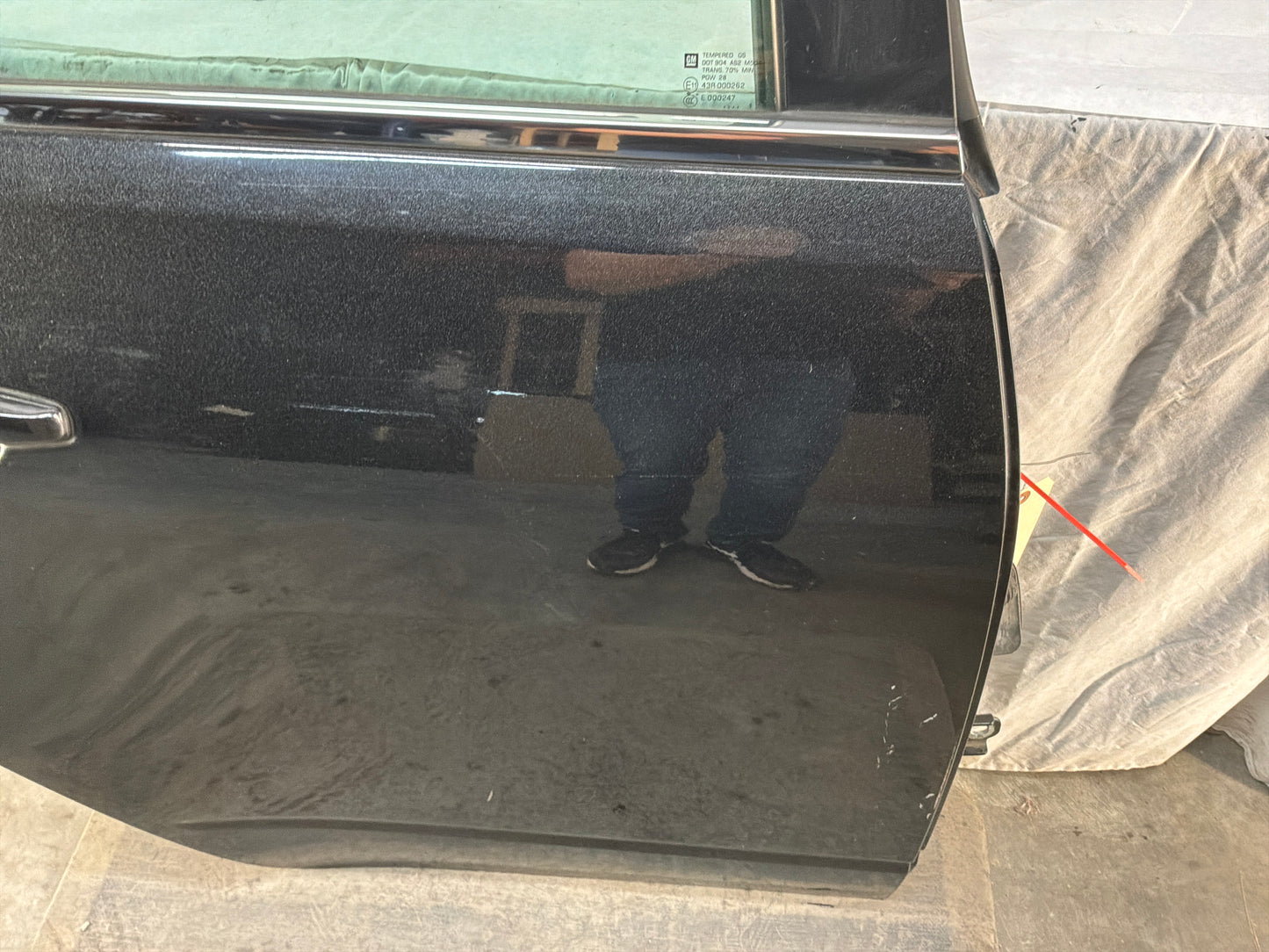 Rh rear door - Day's Parts Yard
