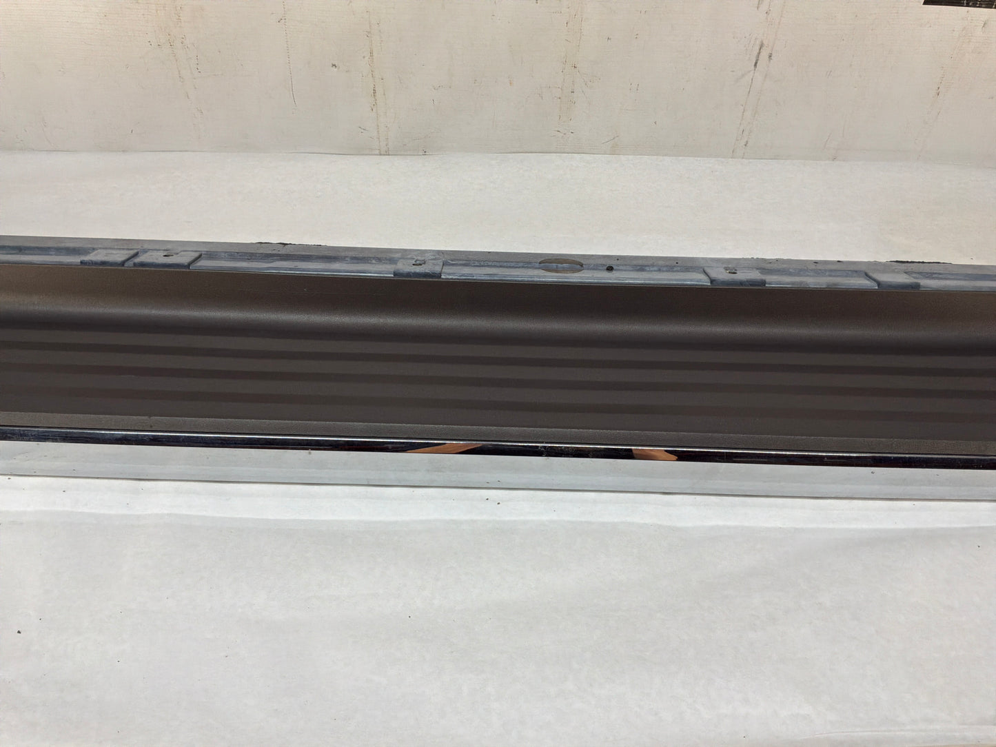 2002 Cadillac Escalade EXT RH Passenger Running Board OEM