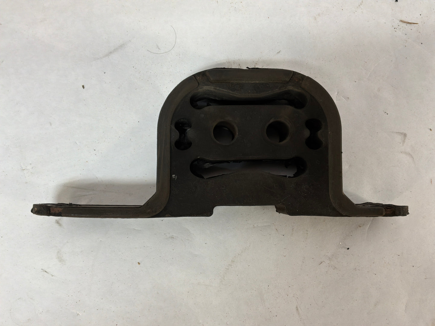 2011 Chevy Caprice PPV Exhaust Muffler Hanger Bracket Mount Bushing OEM