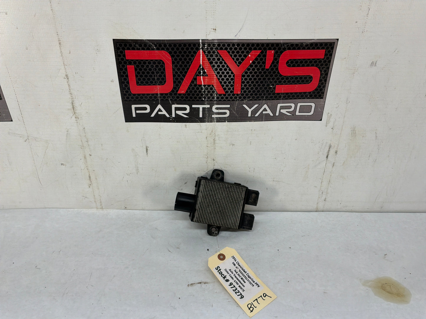 2014 Chevy Caprice PPV Radiator Cooling Fan Motor Module OEM
