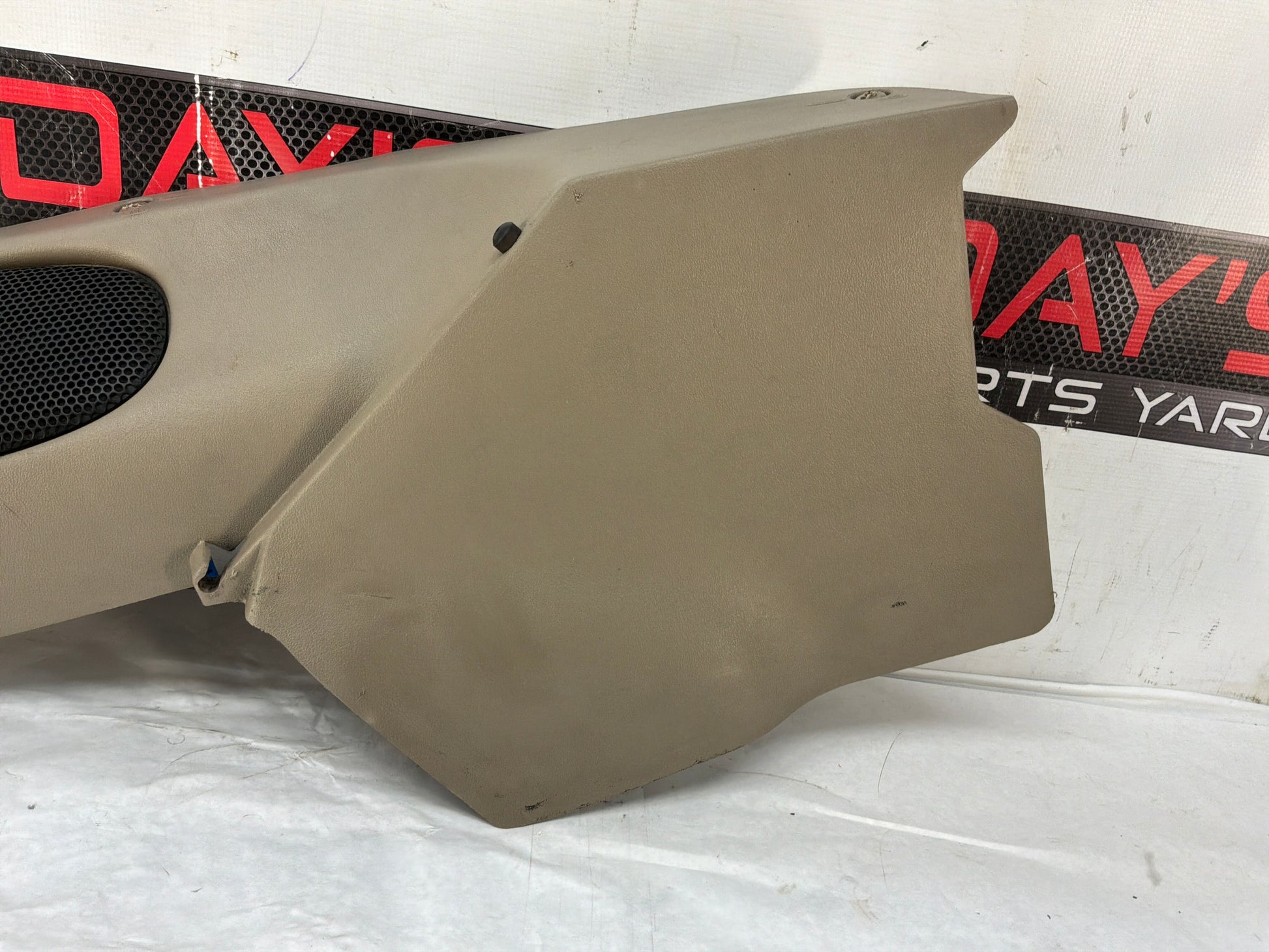 Rh rear speaker panel - Day's Parts Yard