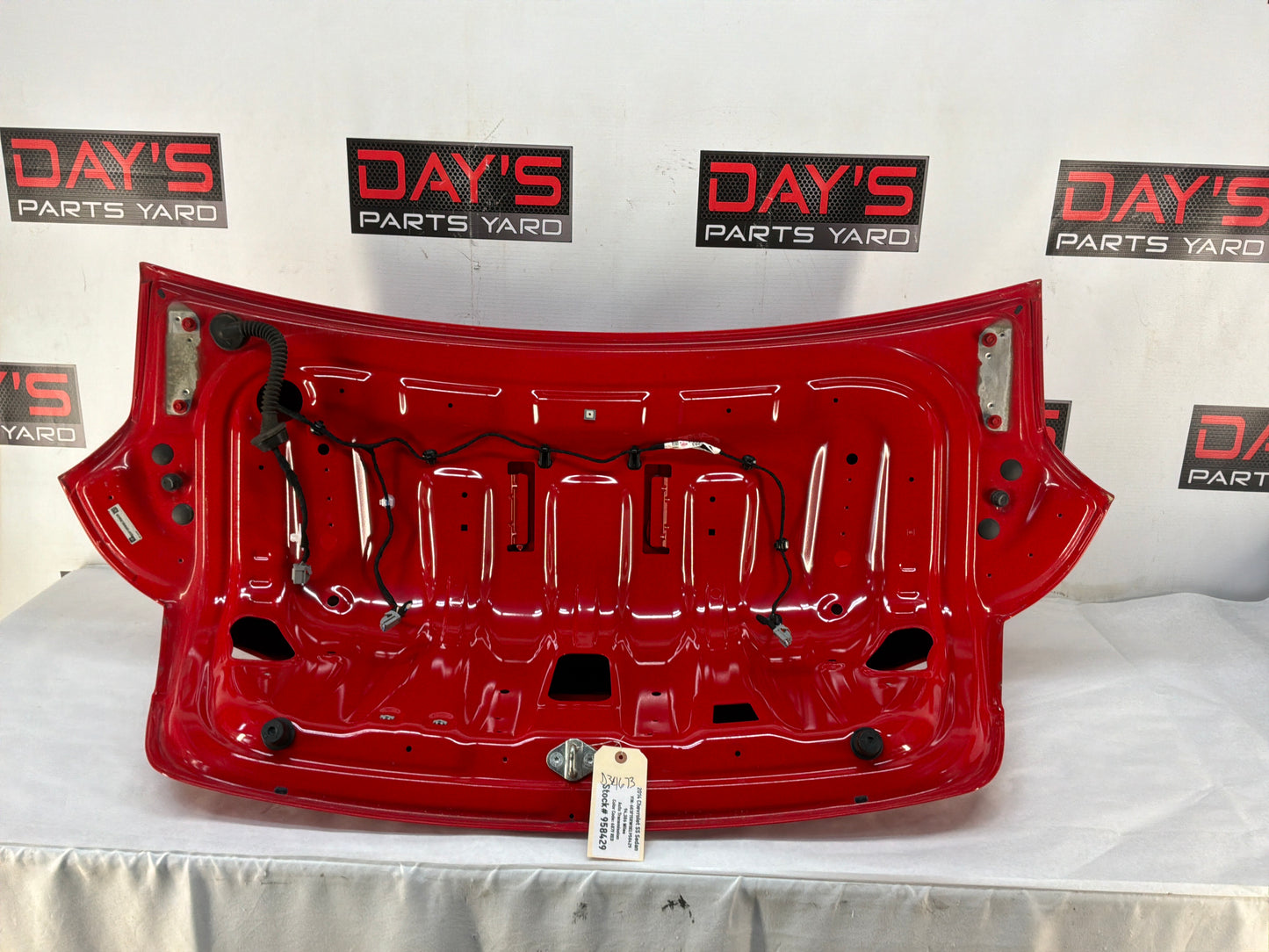Trunk lid - Day's Parts Yard