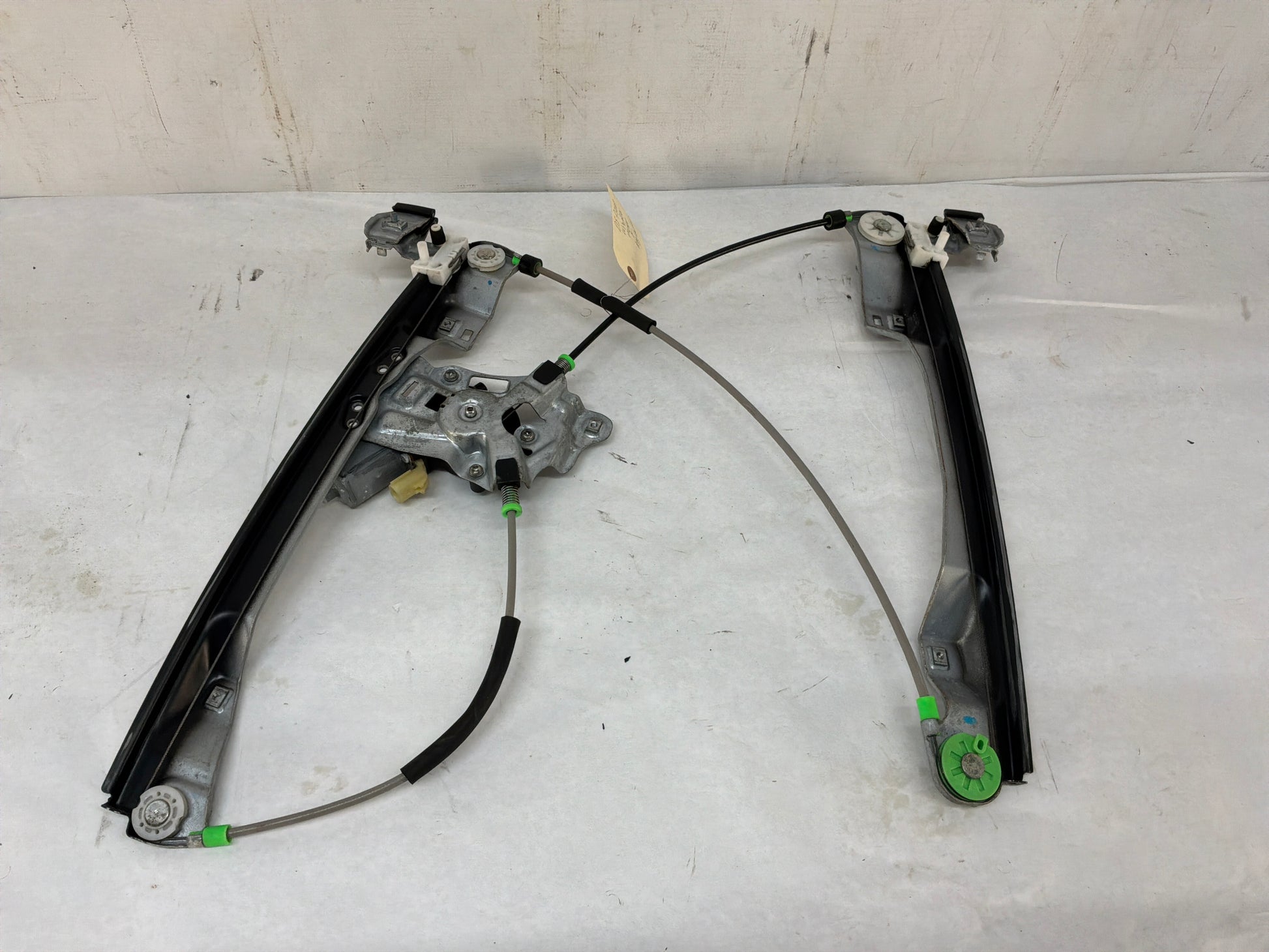 Lh front window regulator - Day's Parts Yard