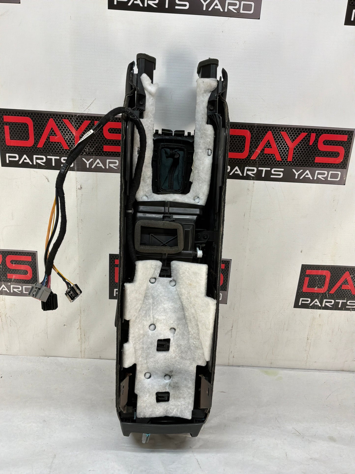 Center console - Day's Parts Yard