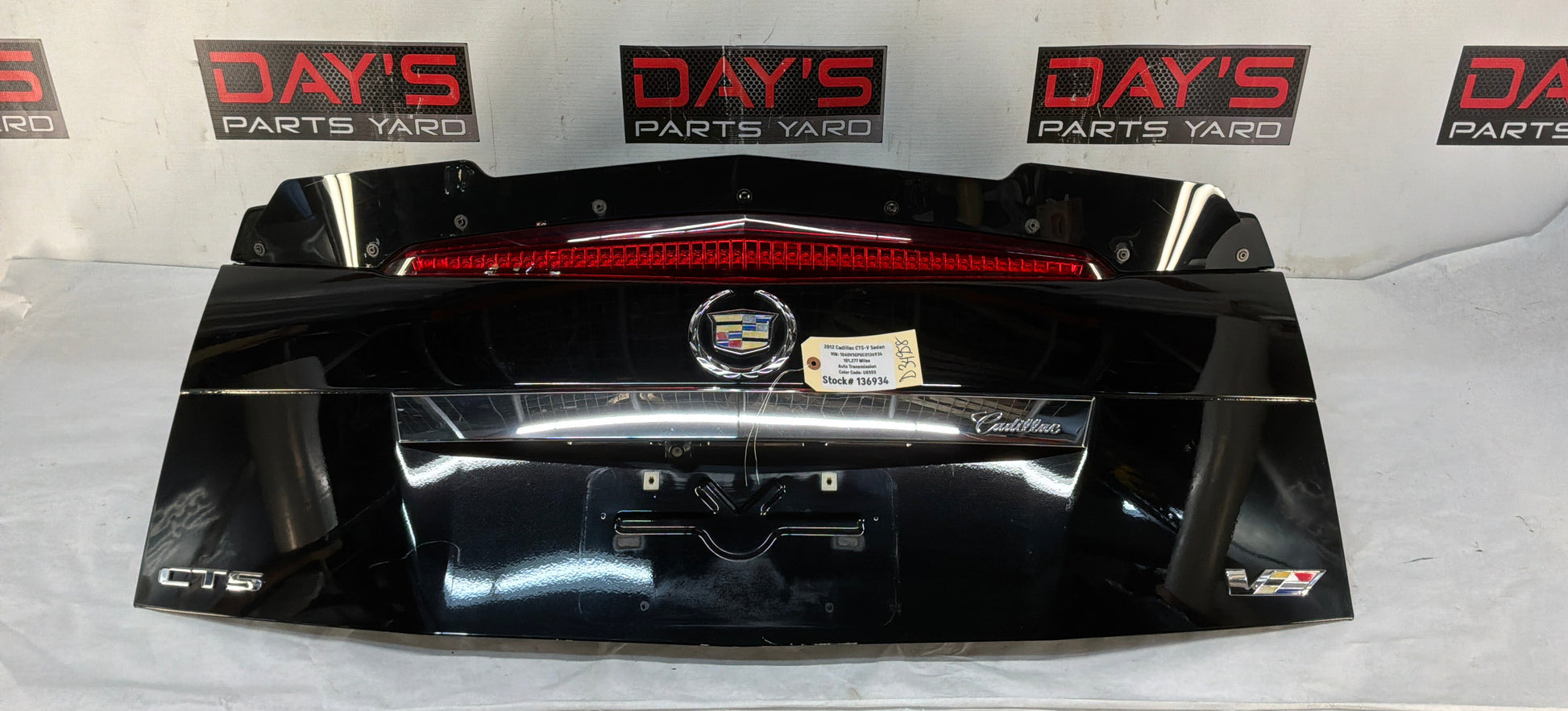 Trunk lid - Day's Parts Yard