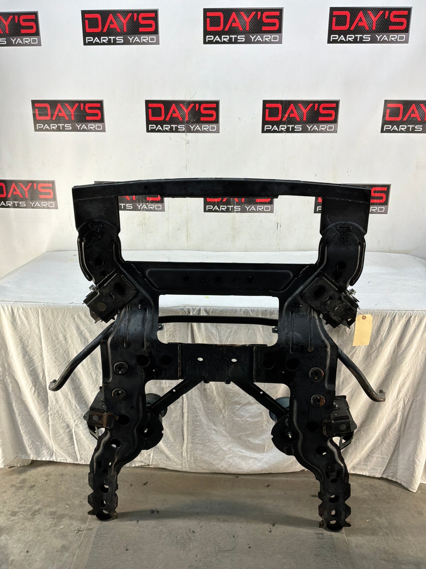 Front cradle - Day's Parts Yard