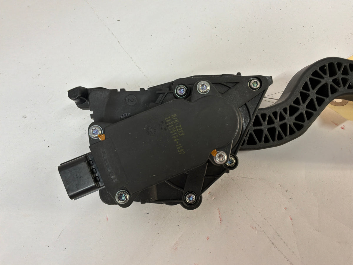 2016 Chevy SS Sedan Fuel Gas Accelerator Pedal OEM
