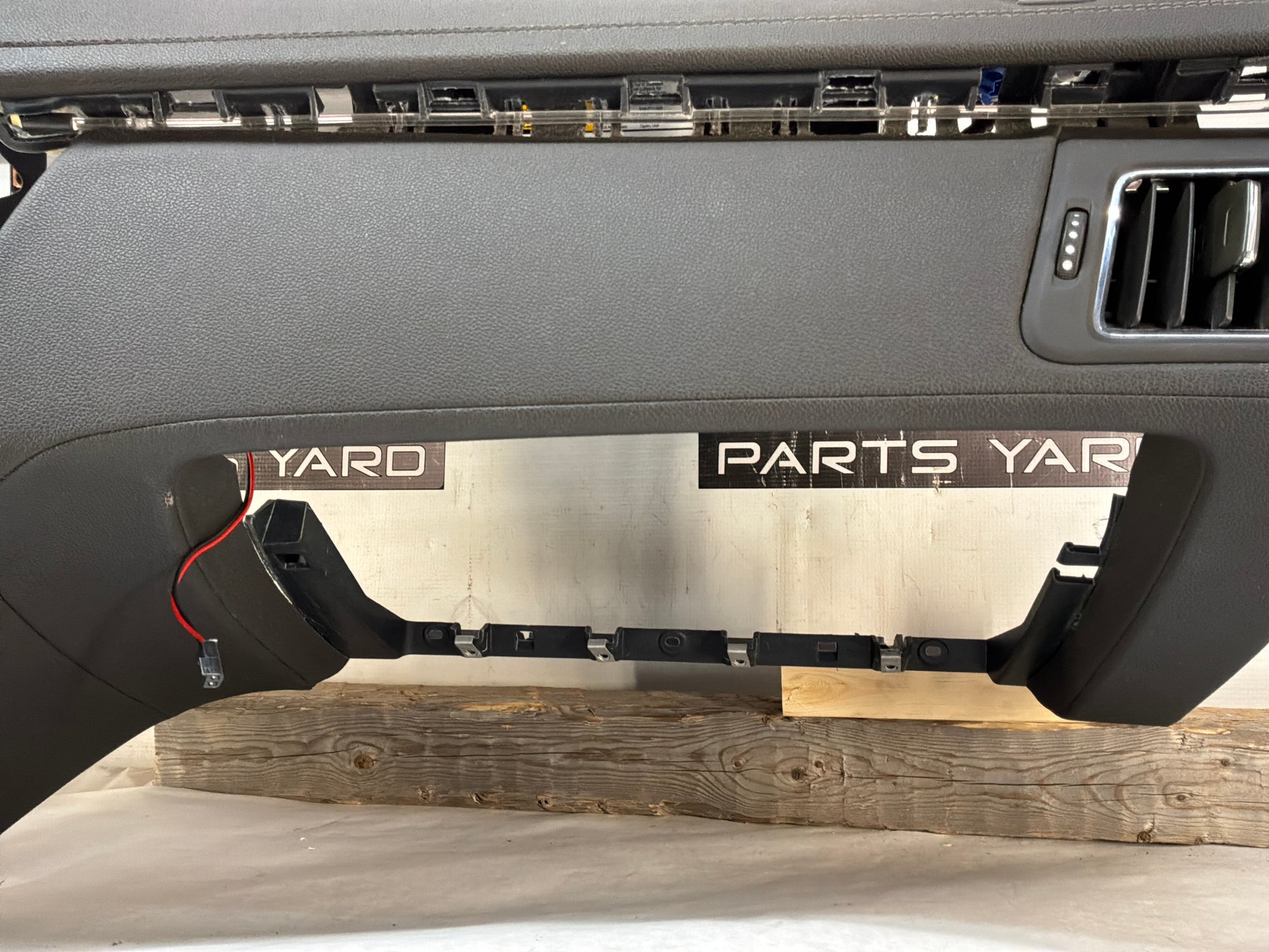 Dash pad - Day's Parts Yard
